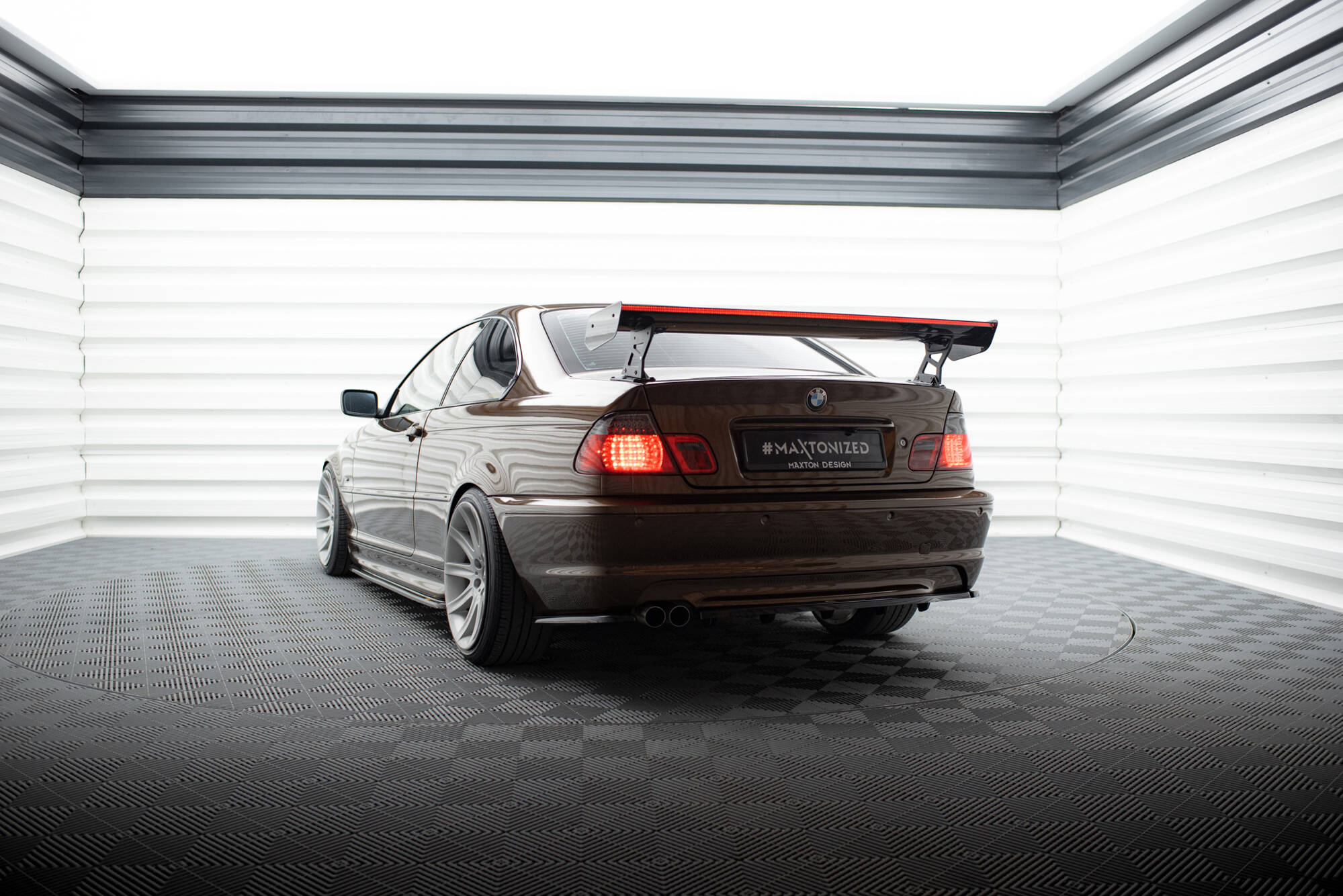 Carbon Spoiler With External Brackets Uprights + LED BMW 3 Coupe E46 - Image 3