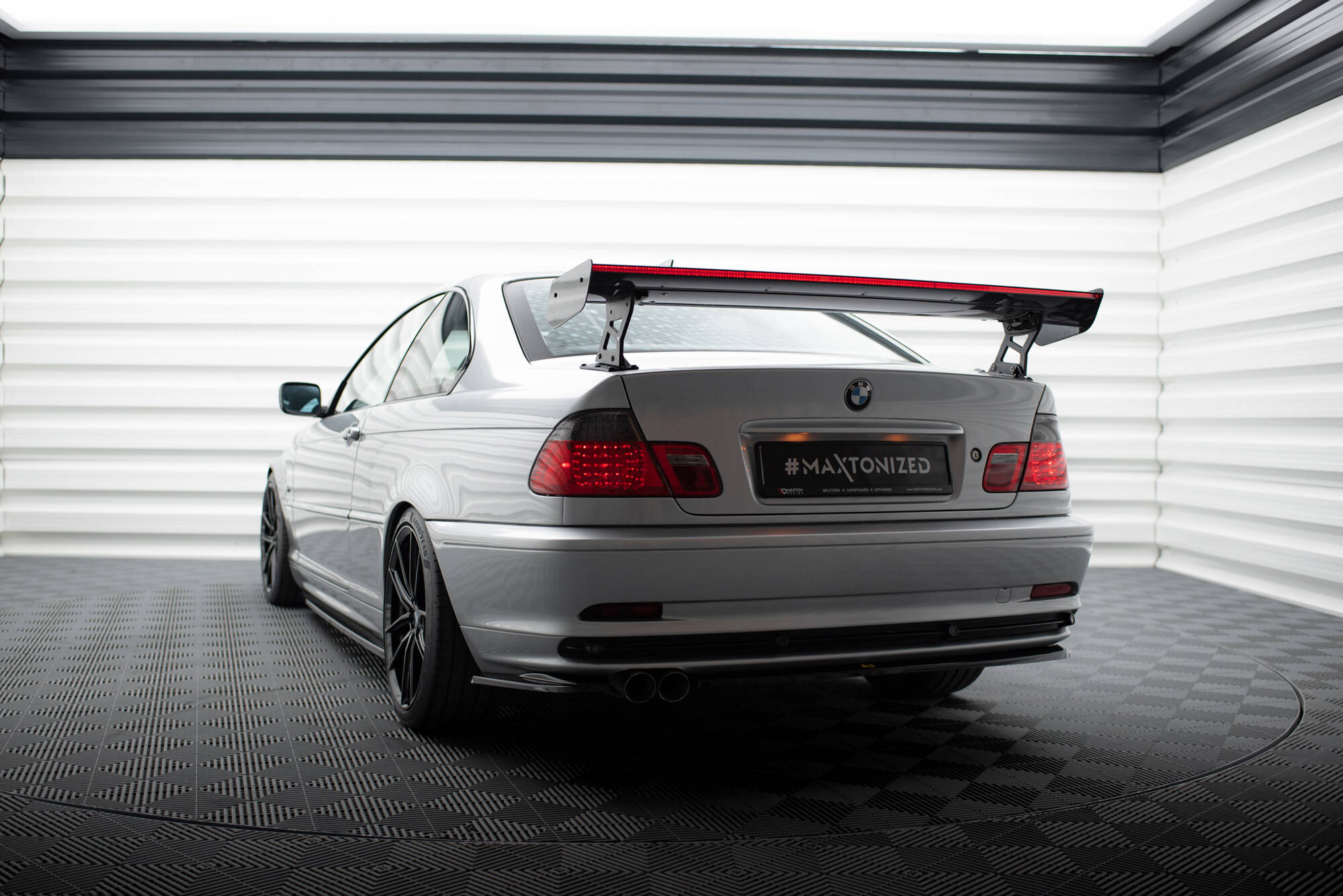 Carbon Spoiler With External Brackets Uprights + LED BMW 3 Coupe E46 - Image 7