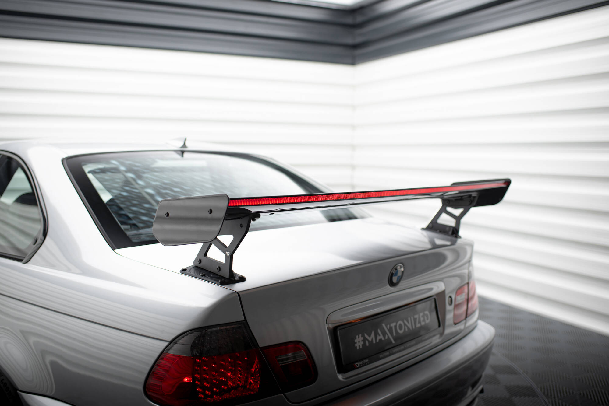 Carbon Spoiler With External Brackets Uprights + LED BMW 3 Coupe E46 - Image 11