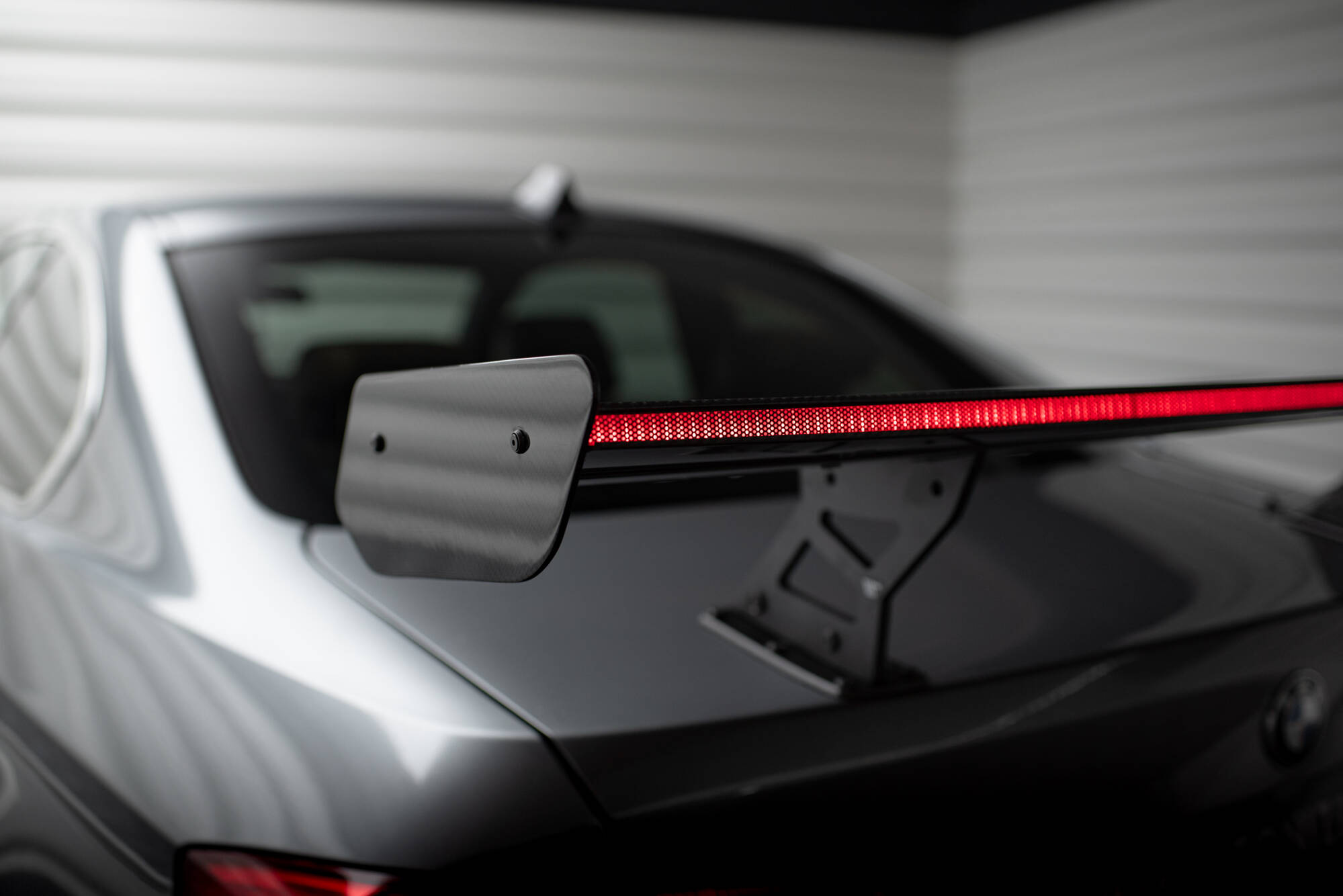 Carbon Spoiler With Internal Brackets Uprights + LED BMW 3 / M3 Coupe E92 - Image 3