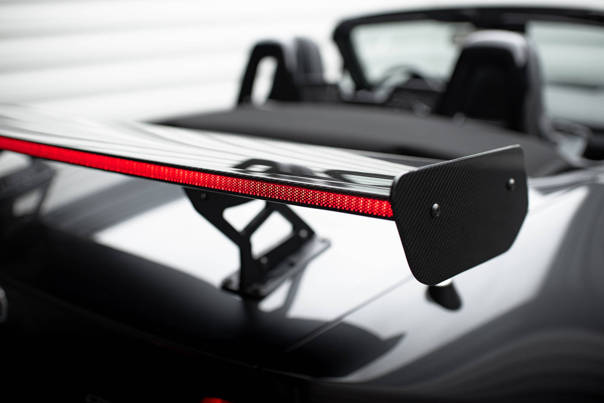 Carbon Spoiler With Internal Brackets Uprights + LED Mazda MX-5 ND (Mk4) - Image 7