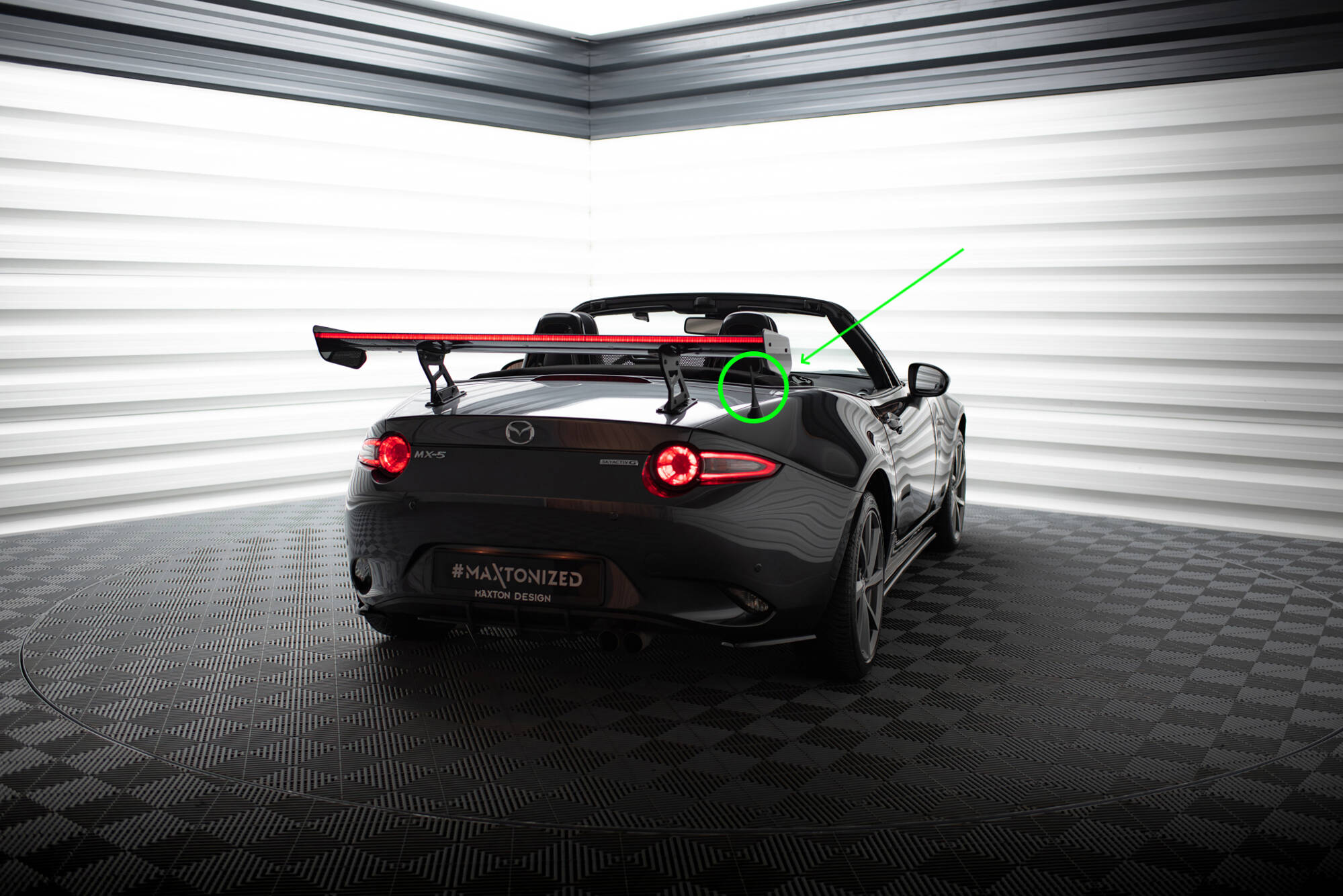 Carbon Spoiler With Internal Brackets Uprights + LED Mazda MX-5 ND (Mk4) - Image 4