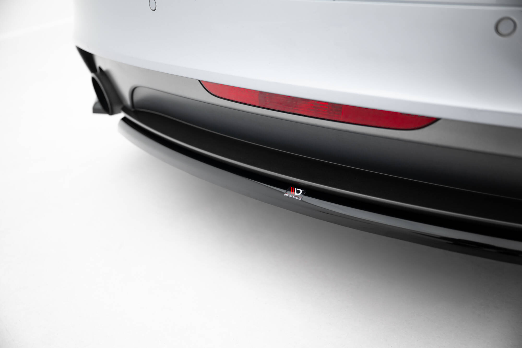 Central Rear Splitter for Audi TT S-Line 8J Facelift - Image 3