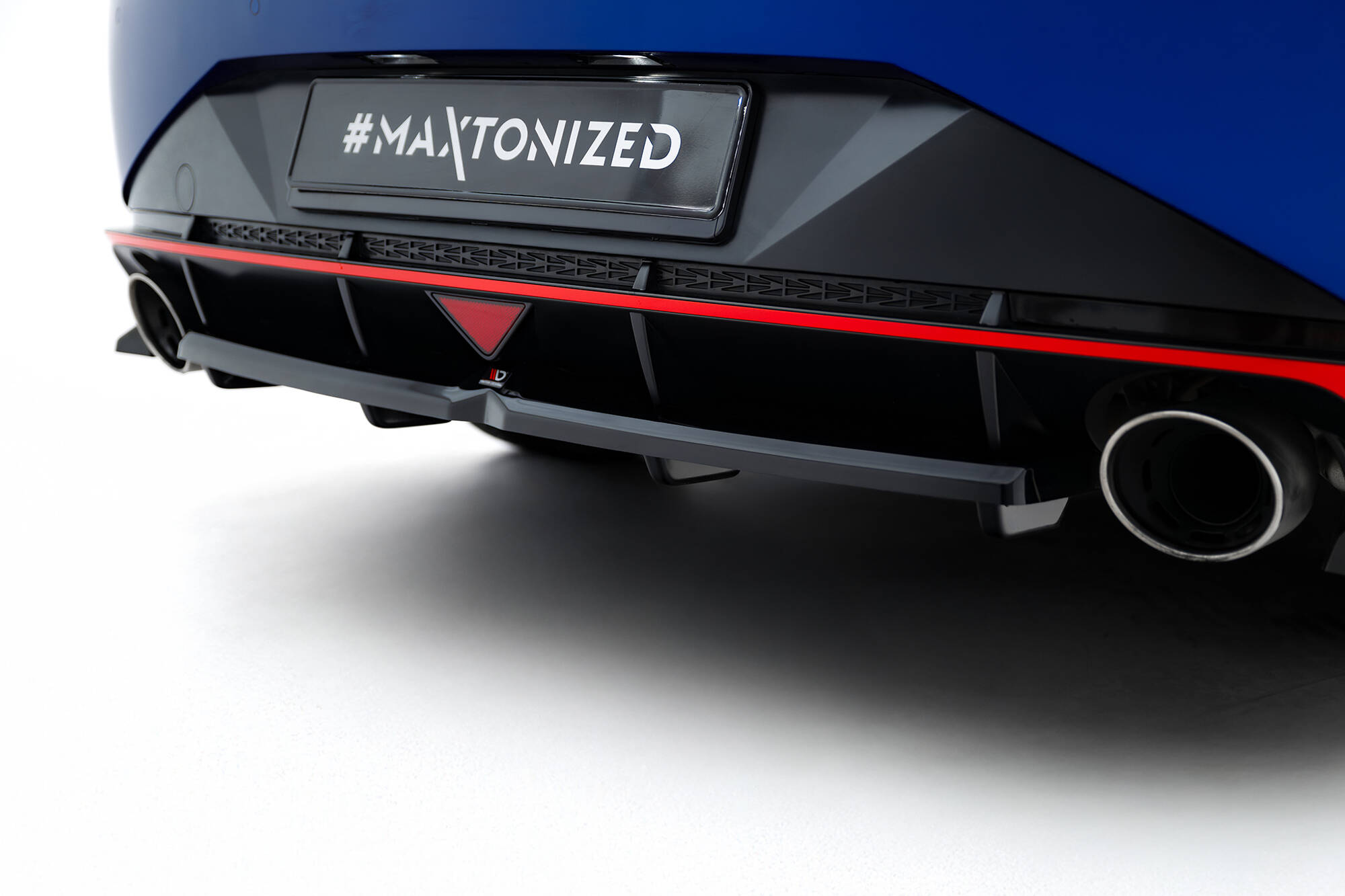 Central Rear Splitter (with vertical bars) Hyundai Elantra N Mk7 - Image 2