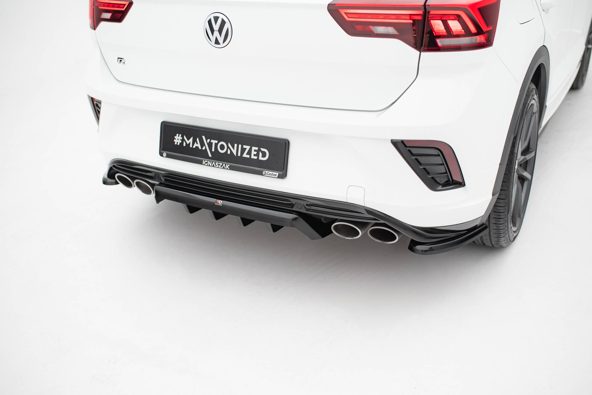 Central Rear Splitter (with vertical bars) Volkswagen T-Roc R Mk1 - Image 2