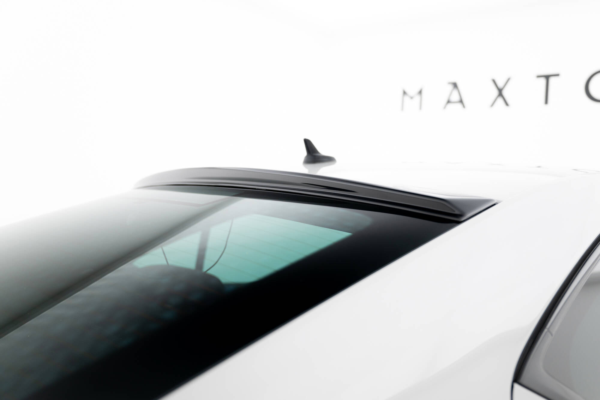Extension Of The Rear Window Skoda Superb Liftback Mk3 / Mk3 Facelift - Image 3