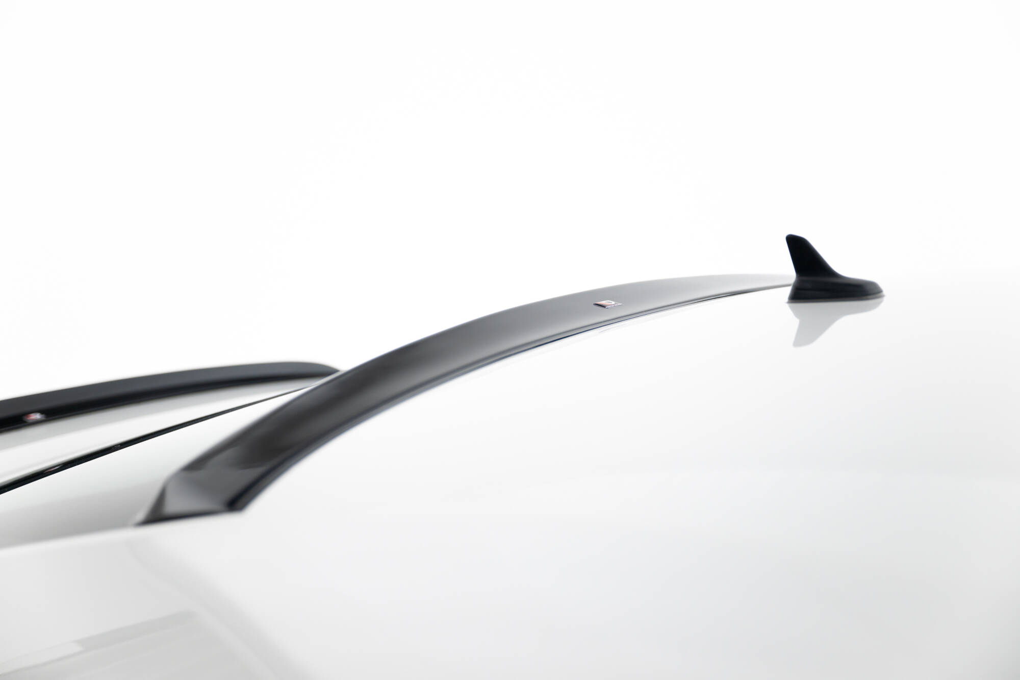 Extension Of The Rear Window Skoda Superb Liftback Mk3 / Mk3 Facelift - Image 4