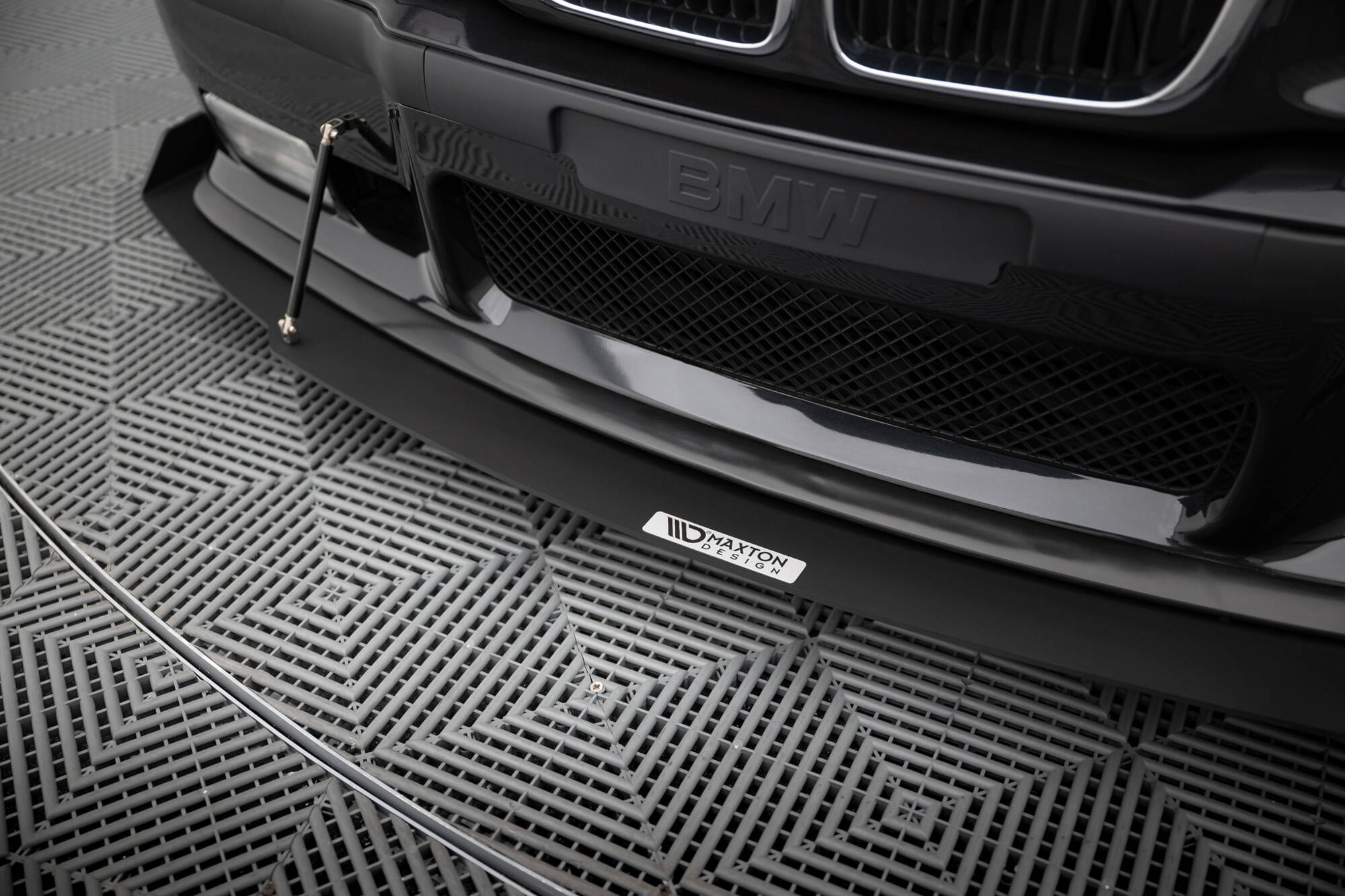 FRONT RACING SPLITTER BMW M3 / 3 M-Pack E36 Coupe - Image 3