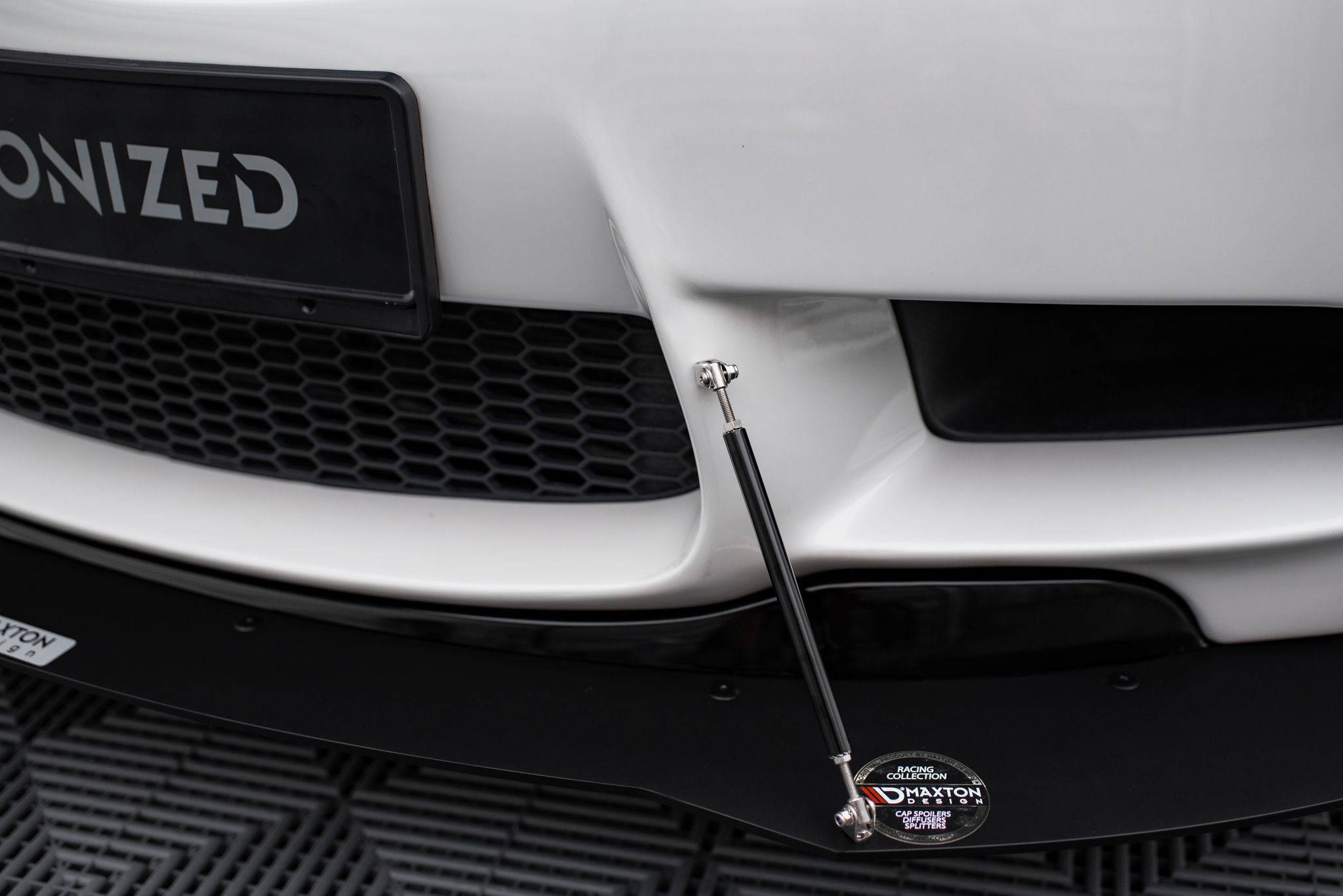 FRONT RACING SPLITTER BMW M3 E92 / E93 (PREFACE MODEL) - Image 2