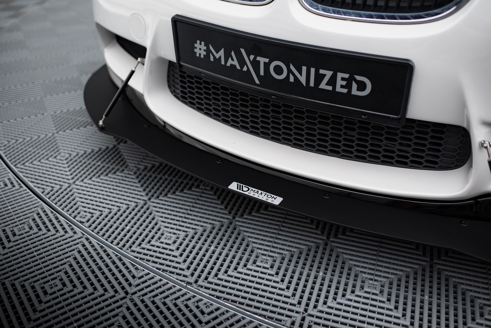 FRONT RACING SPLITTER BMW M3 E92 / E93 (PREFACE MODEL) - Image 3