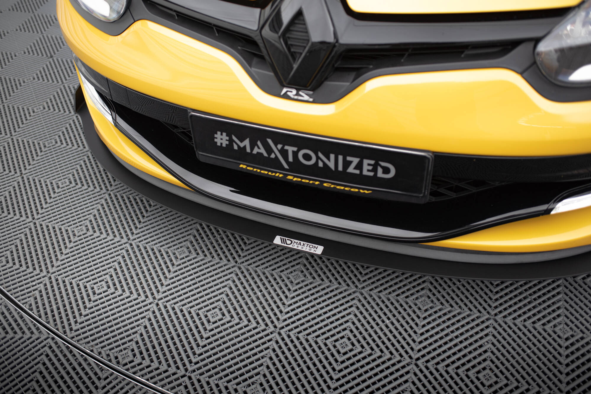FRONT RACING SPLITTER RENAULT MEGANE MK3 RS - Image 3