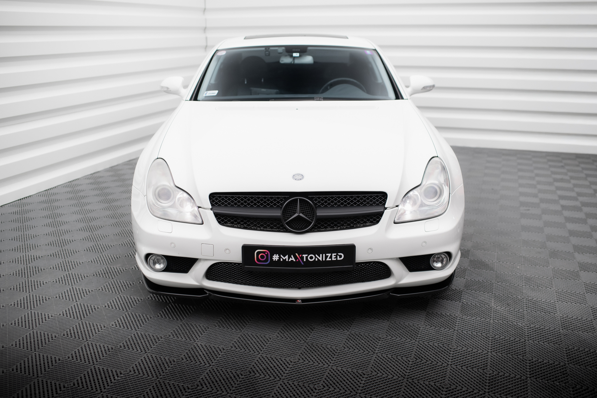 FRONT SPLITTER V.1 Mercedes CLS C219 55AMG - Image 2