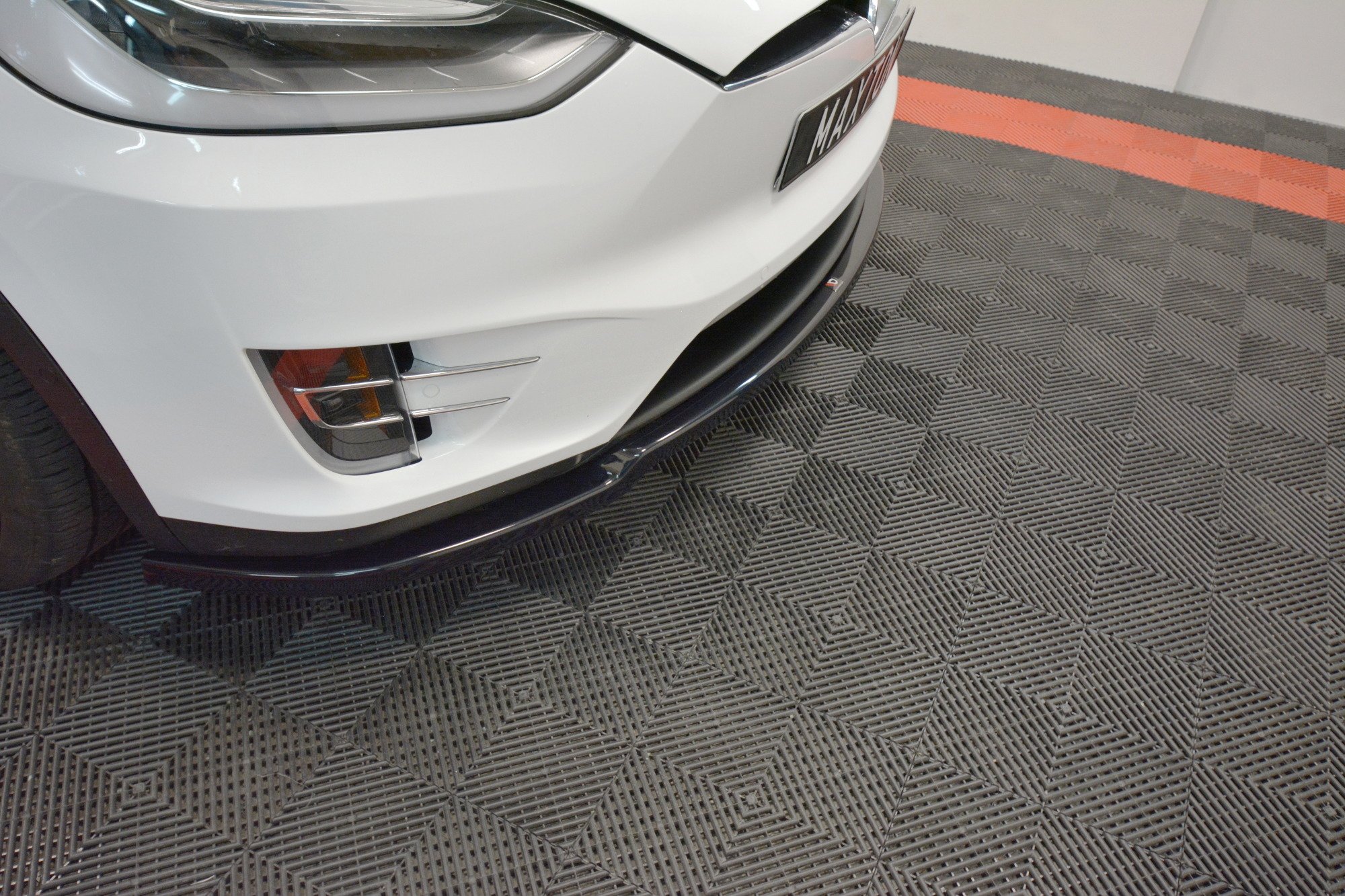 FRONT SPLITTER V.1 TESLA MODEL X - Image 3