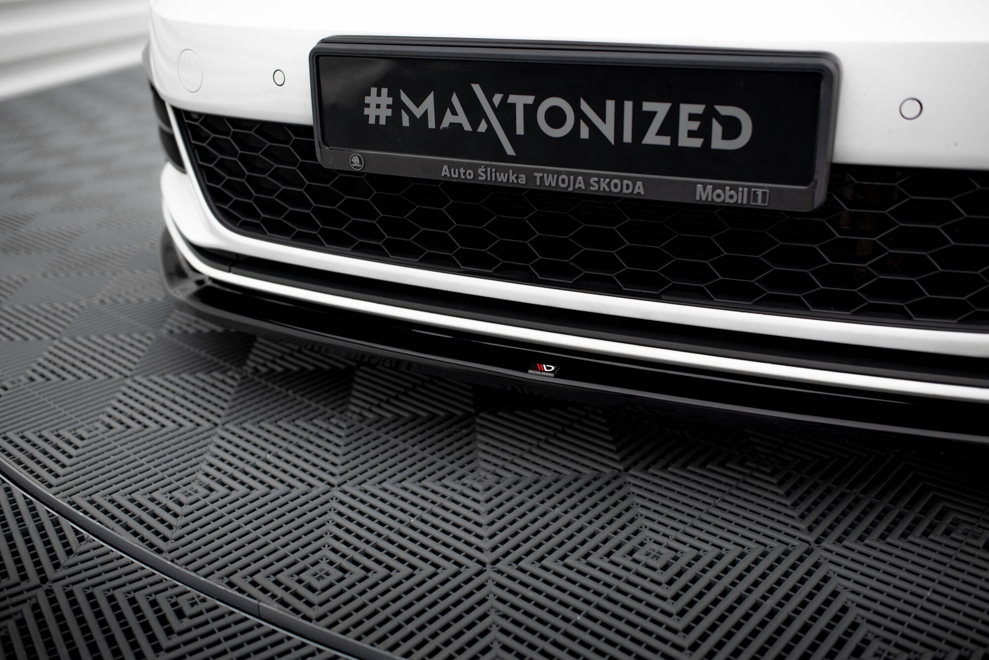 FRONT SPLITTER V.2 VW GOLF VII GTI FACELIFT - Image 3
