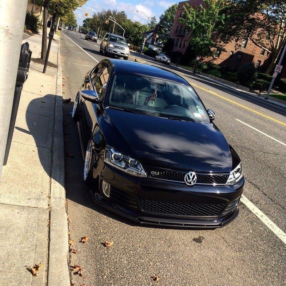 Alternative view of FRONT SPLITTER VW JETTA VI GLI