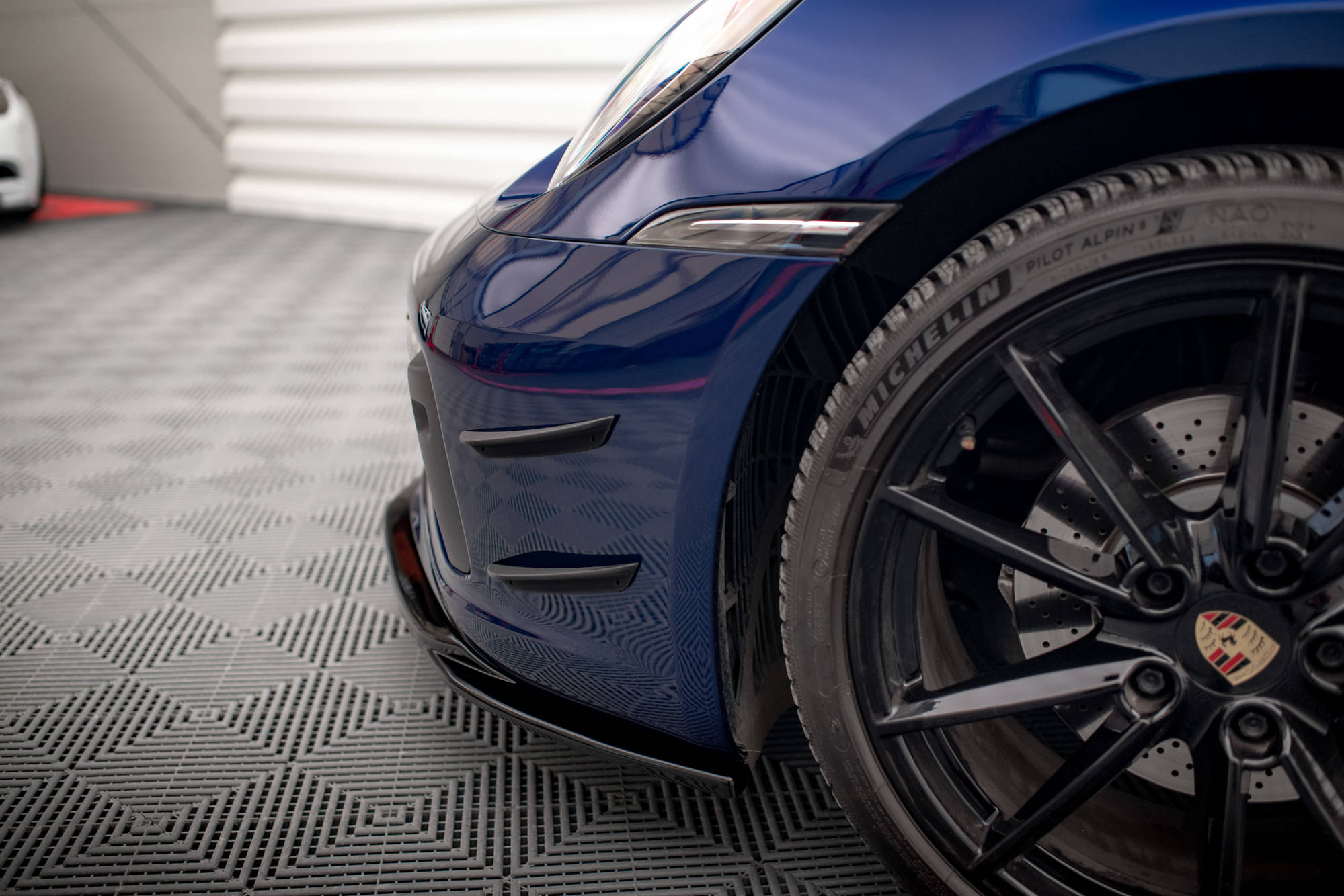 Front Bumper Wings (Canards) Porsche 911 Carrera Aero 992 - Image 4