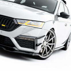 Alternative view of Front Bumper Wings (Canards) Skoda Octavia RS Mk4