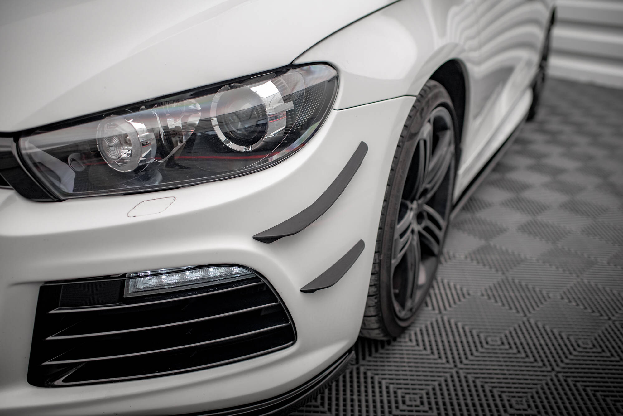 Front Bumper Wings (Canards) Volkswagen Scirocco R Mk3 - Image 4