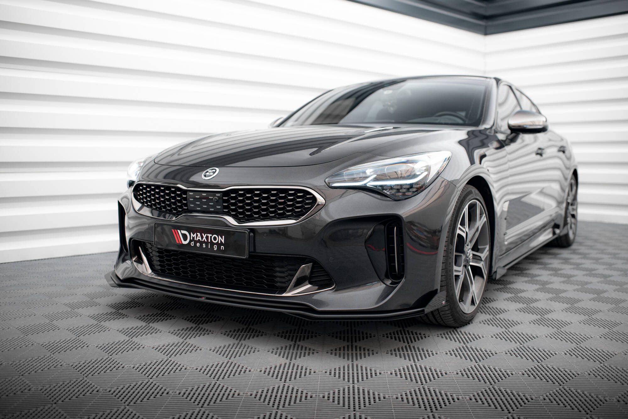 Front Flaps Kia Stinger GT / GT-Line / Standard Mk1 - Image 3