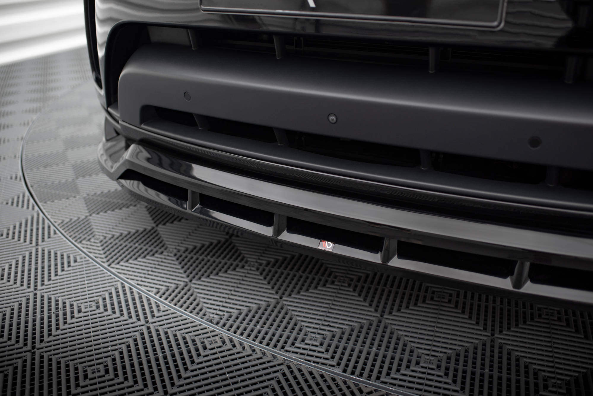 Front Splitter Land Rover Discovery HSE Mk5 - Image 3