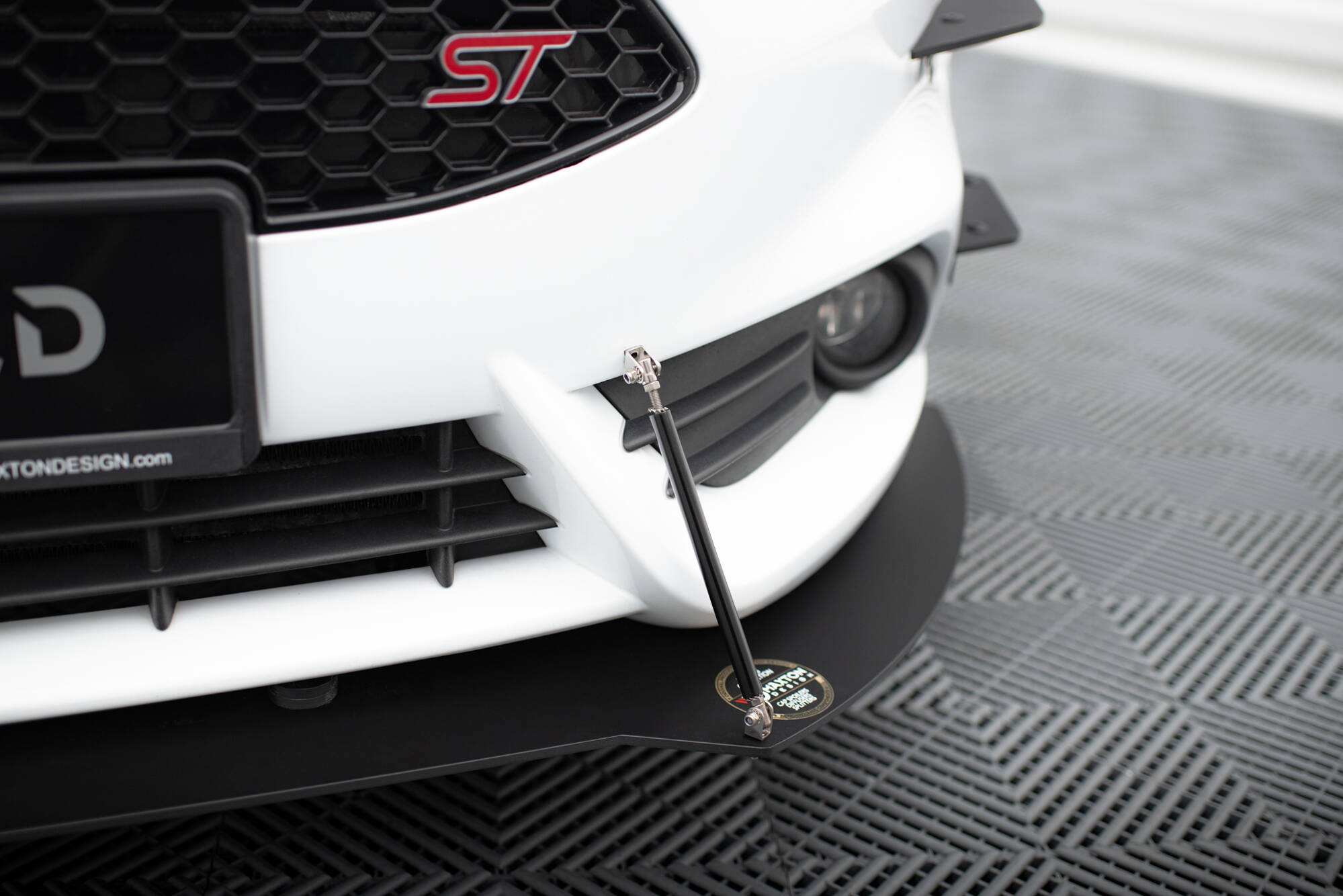 Front Splitter Racing V.1 Ford Fiesta ST Mk7 FL - Image 4