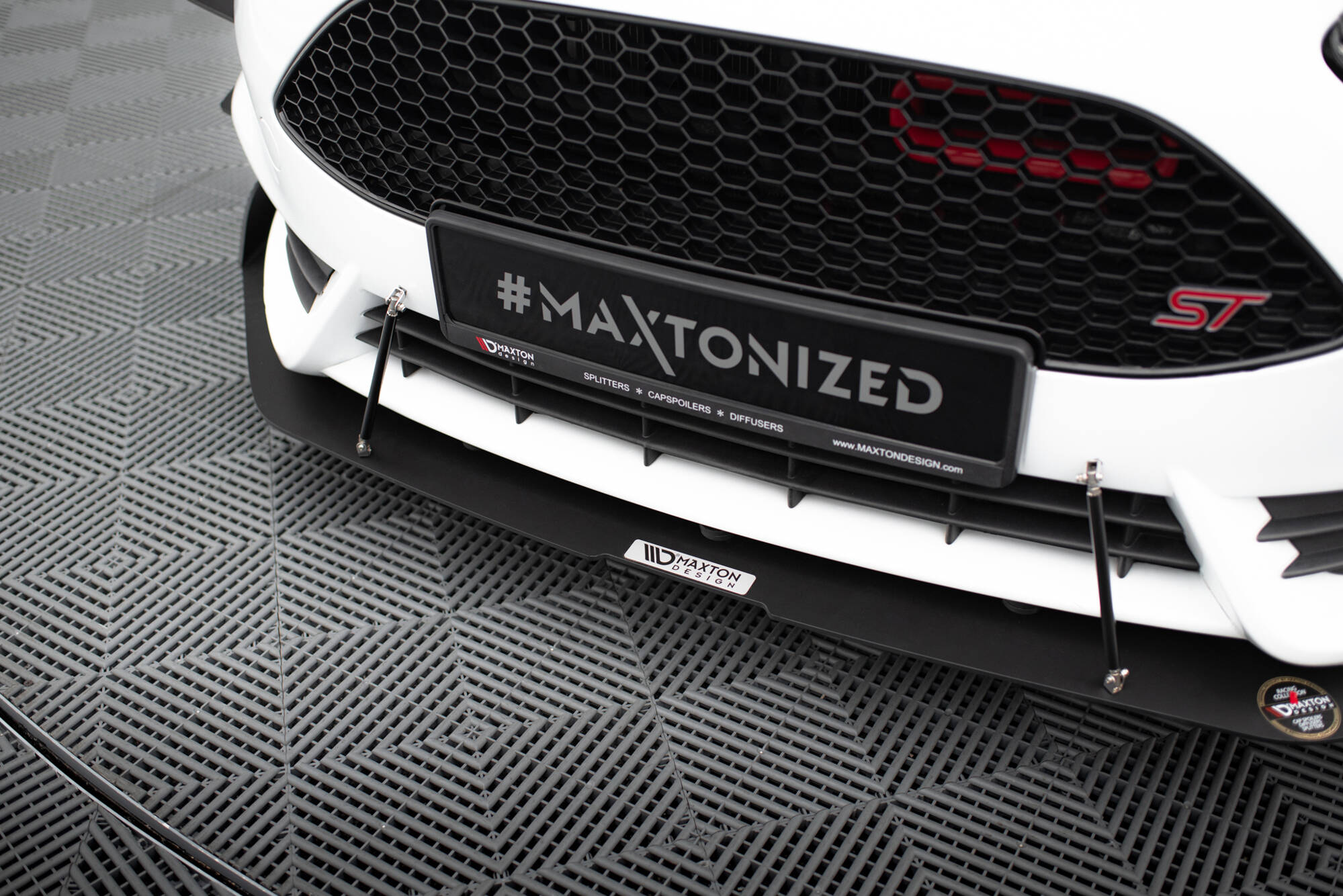 Front Splitter Racing V.2 Ford Fiesta ST Mk7 FL - Image 3