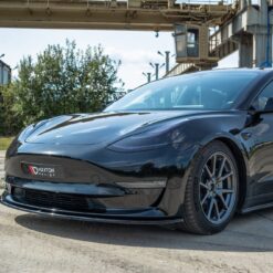 Alternative view of Front Splitter Tesla Model 3