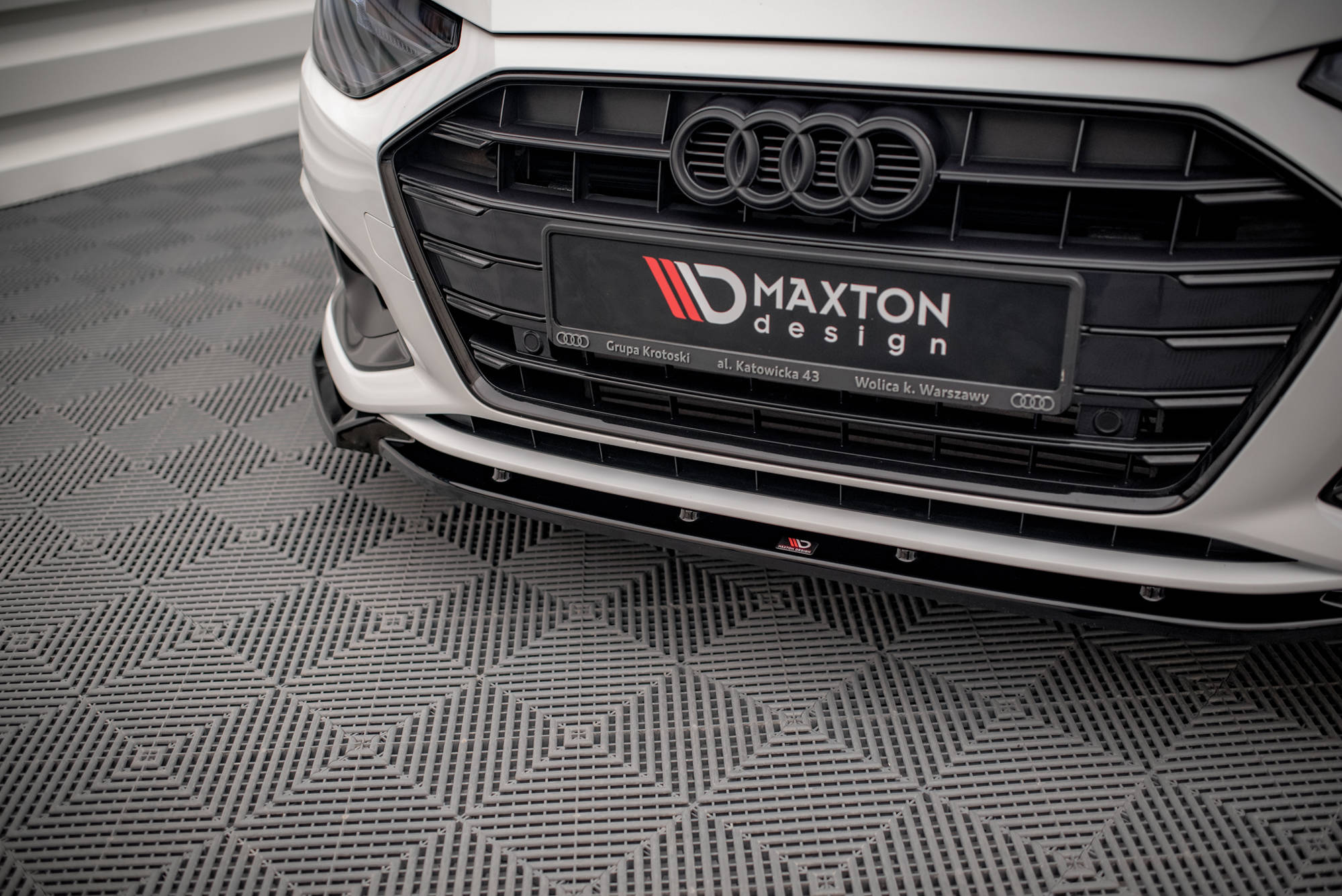 Front Splitter V.1 Audi A4 B9 Facelift - Image 3