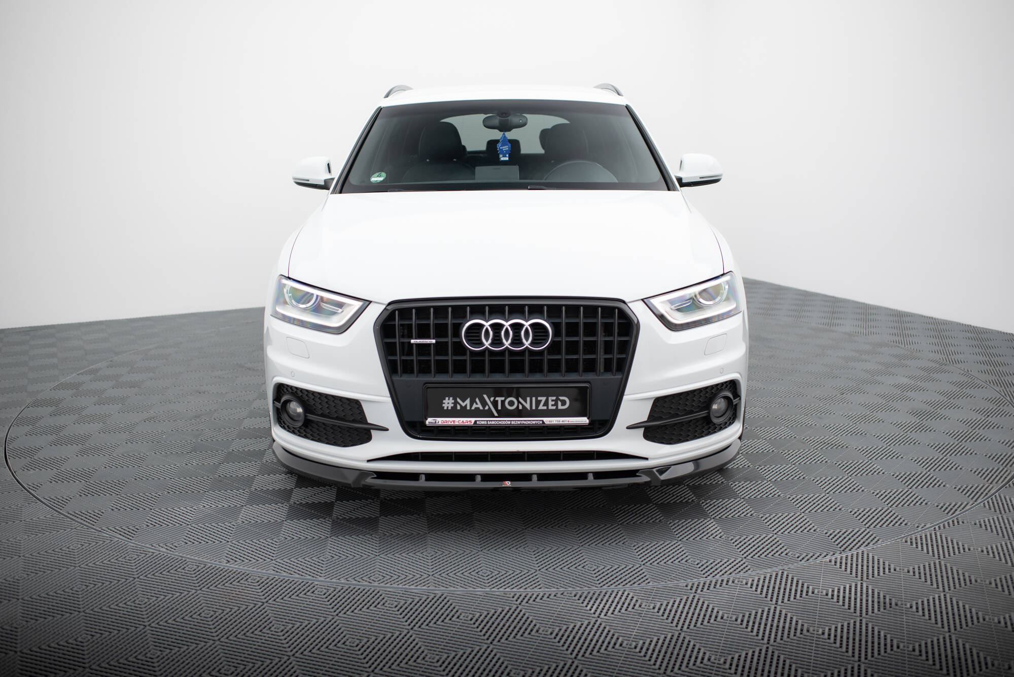 Front Splitter V.1 Audi Q3 S-line 8U - Image 2