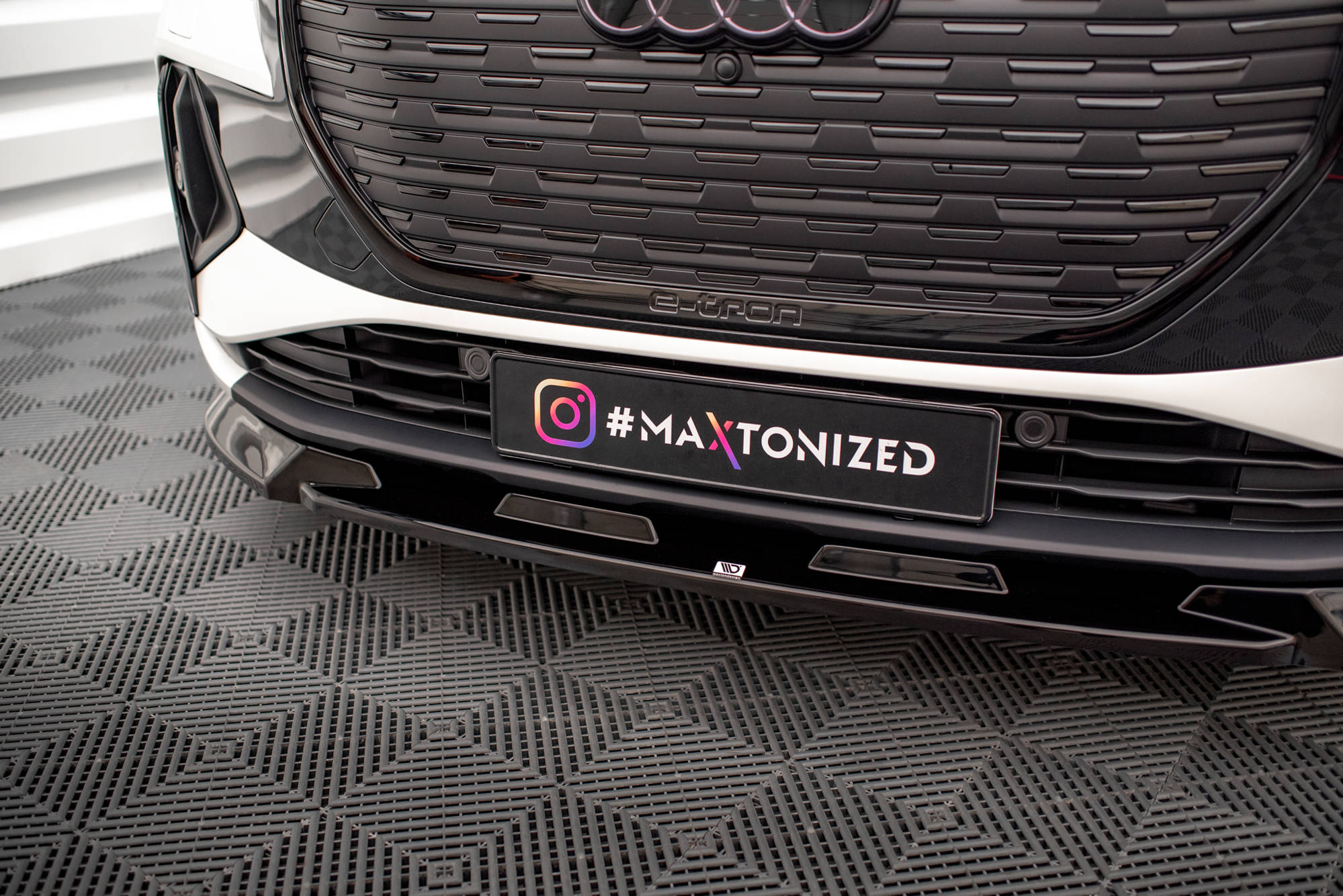 Front Splitter V.1 Audi Q4 e-tron Sportback S-line Mk1 - Image 2