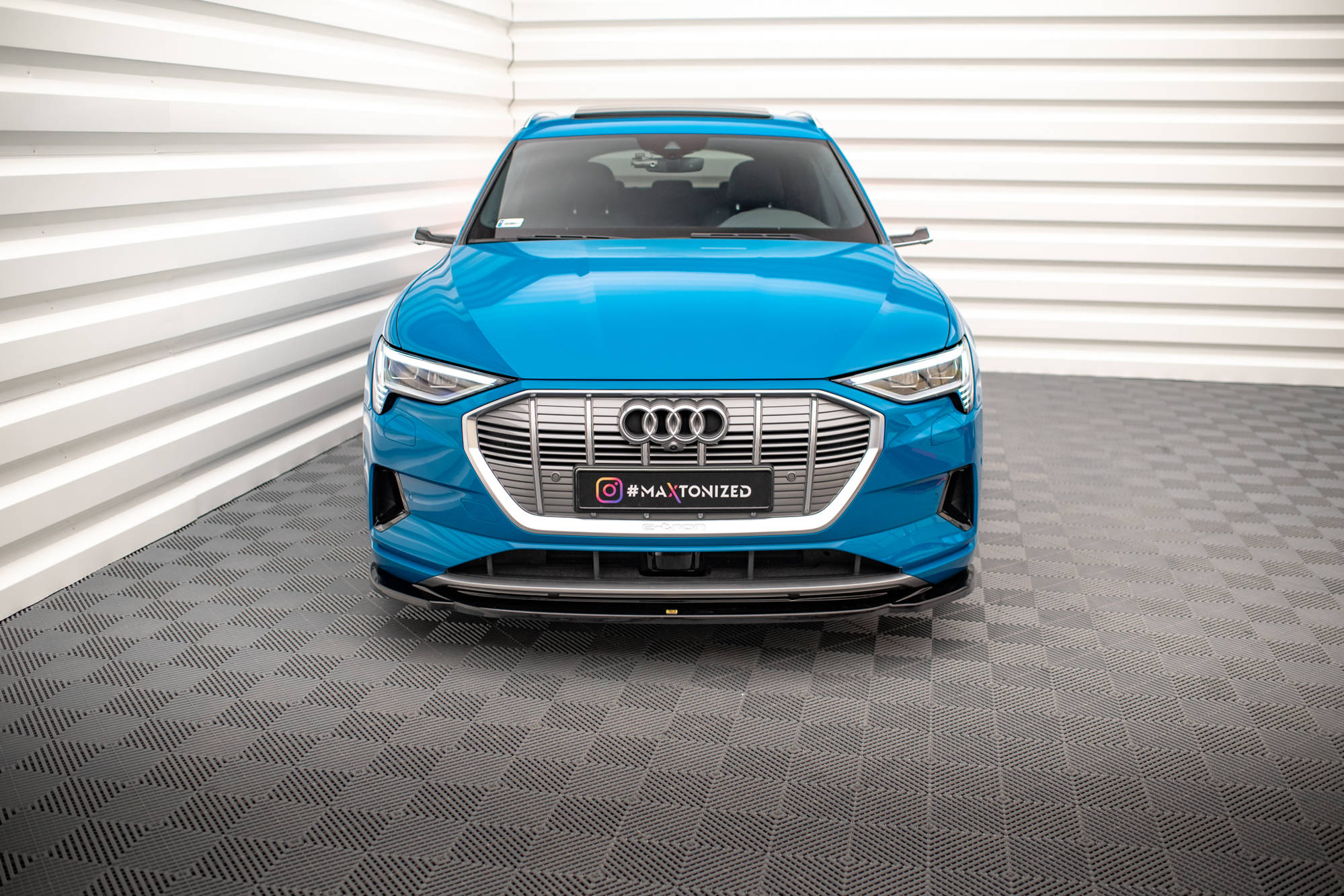 Front Splitter V.1 Audi e-tron - Image 2