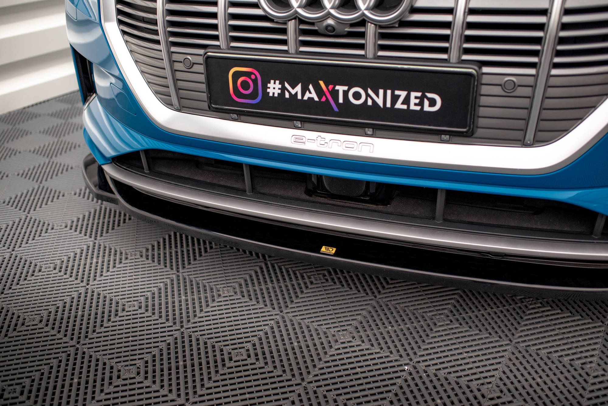 Front Splitter V.1 Audi e-tron - Image 3