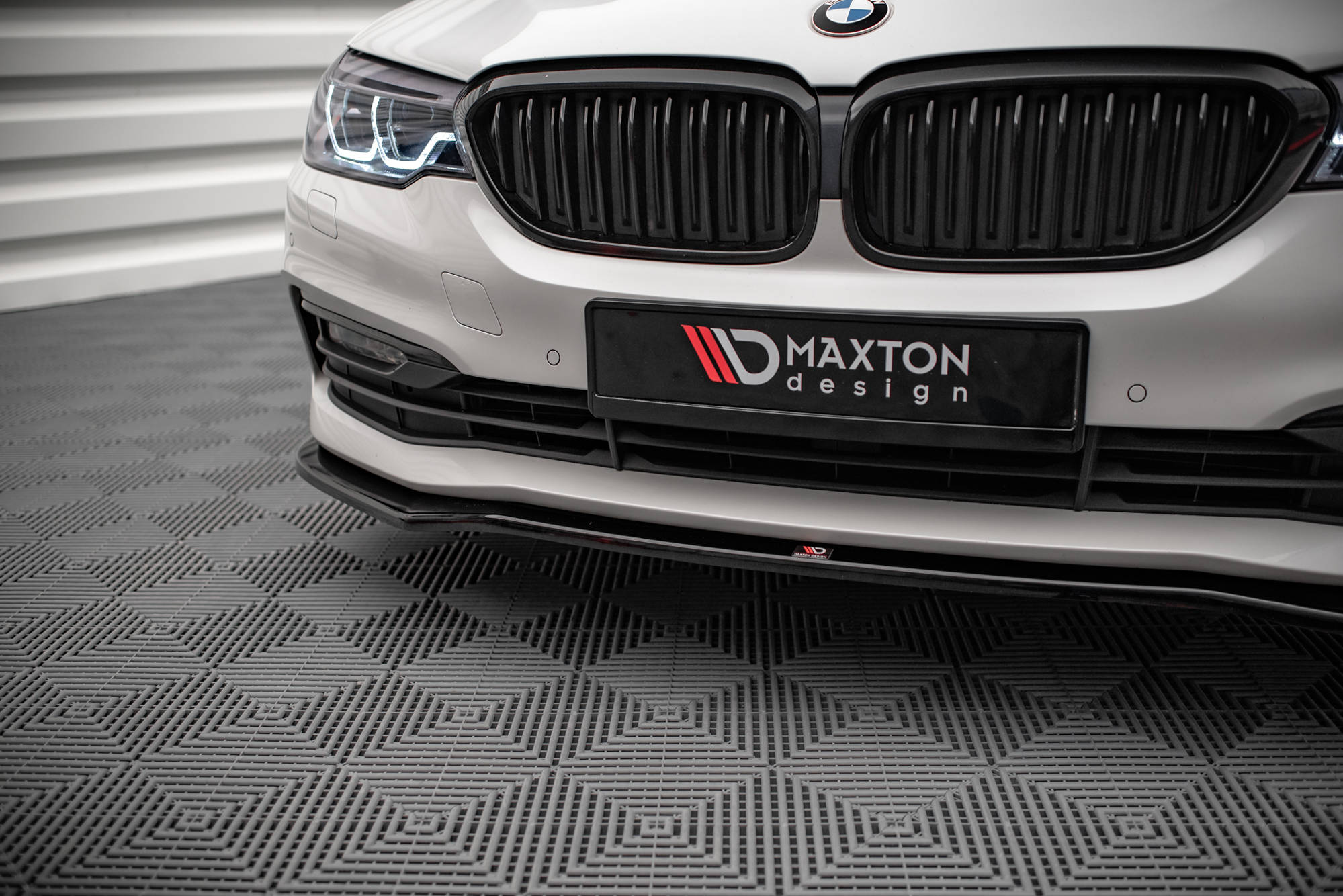 Front Splitter V.1 BMW 5 G30 / G31 - Image 3