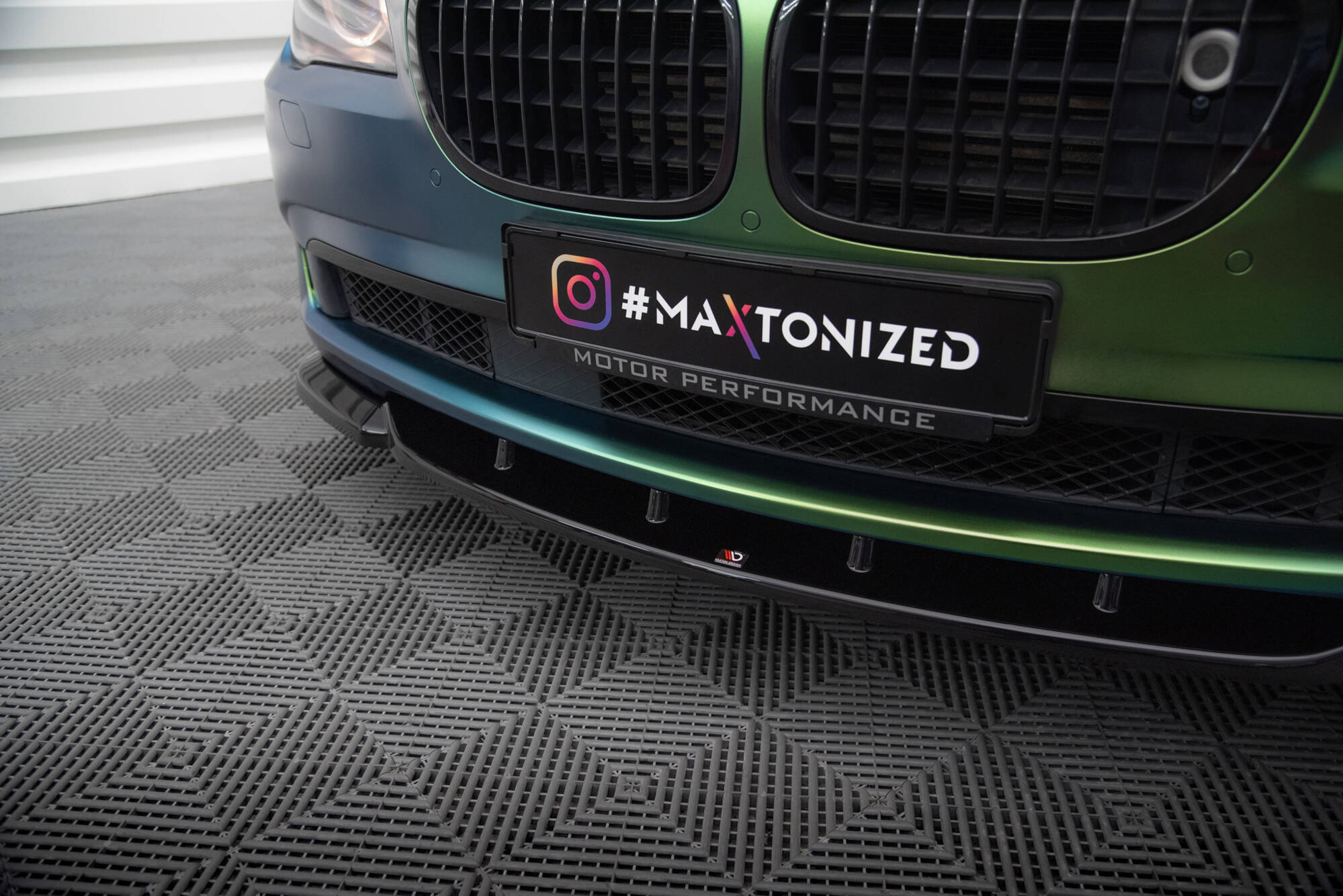 Front Splitter V.1 BMW 7 F01 - Image 3