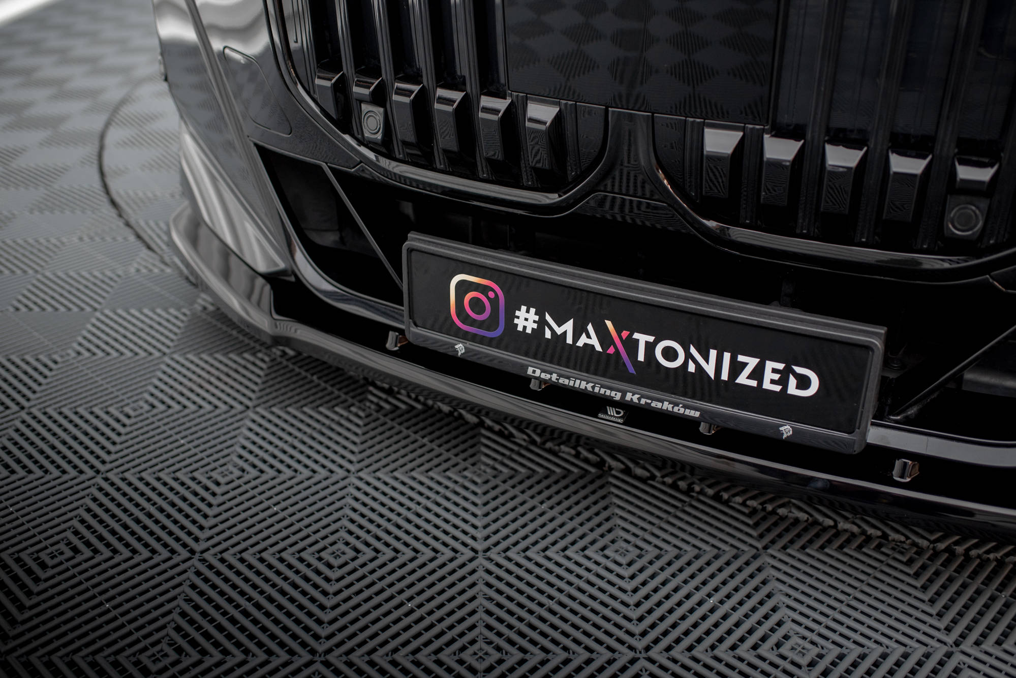 Front Splitter V.1 BMW 7 M-Pack / M760e / i7 M-Pack G70 - Image 3