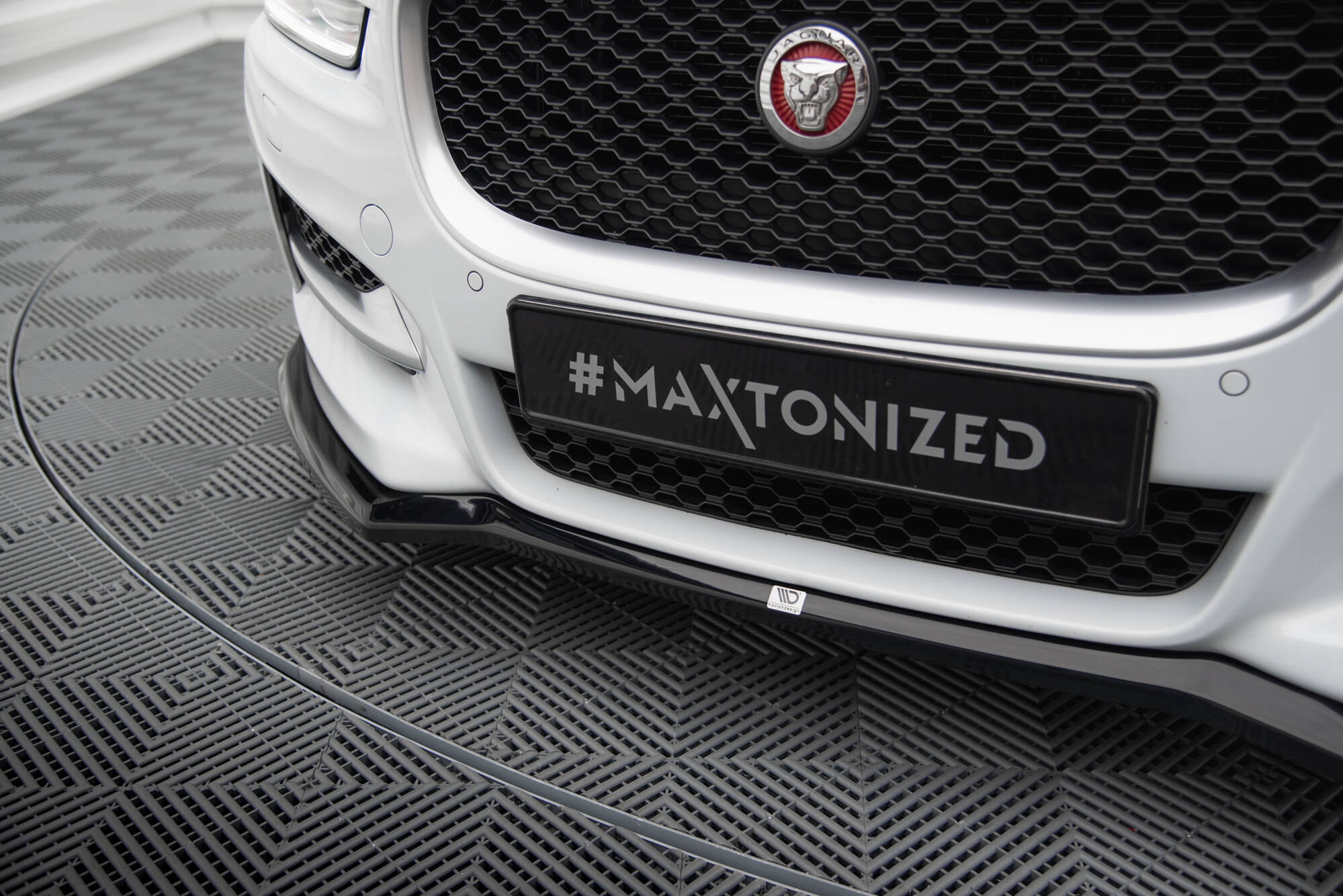 Front Splitter V.1 Jaguar XE R-Sport X760 - Image 3
