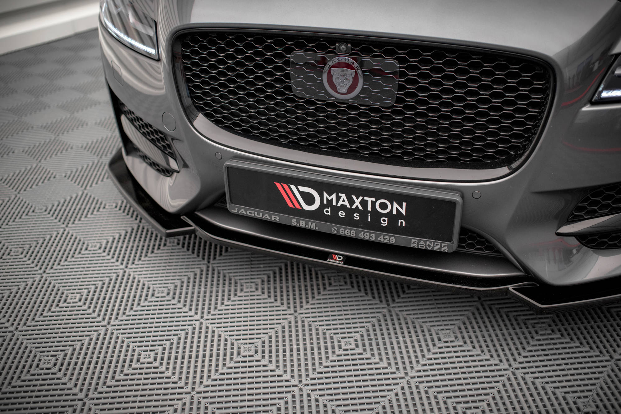 Front Splitter V.1 Jaguar XF R-Sport Mk2 - Image 3