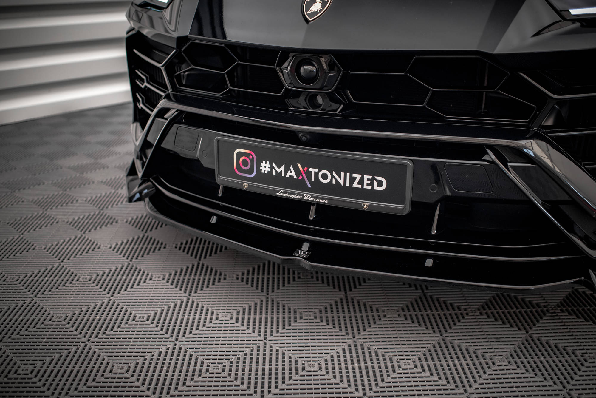Front Splitter V.1 Lamborghini Urus Mk1 - Image 3