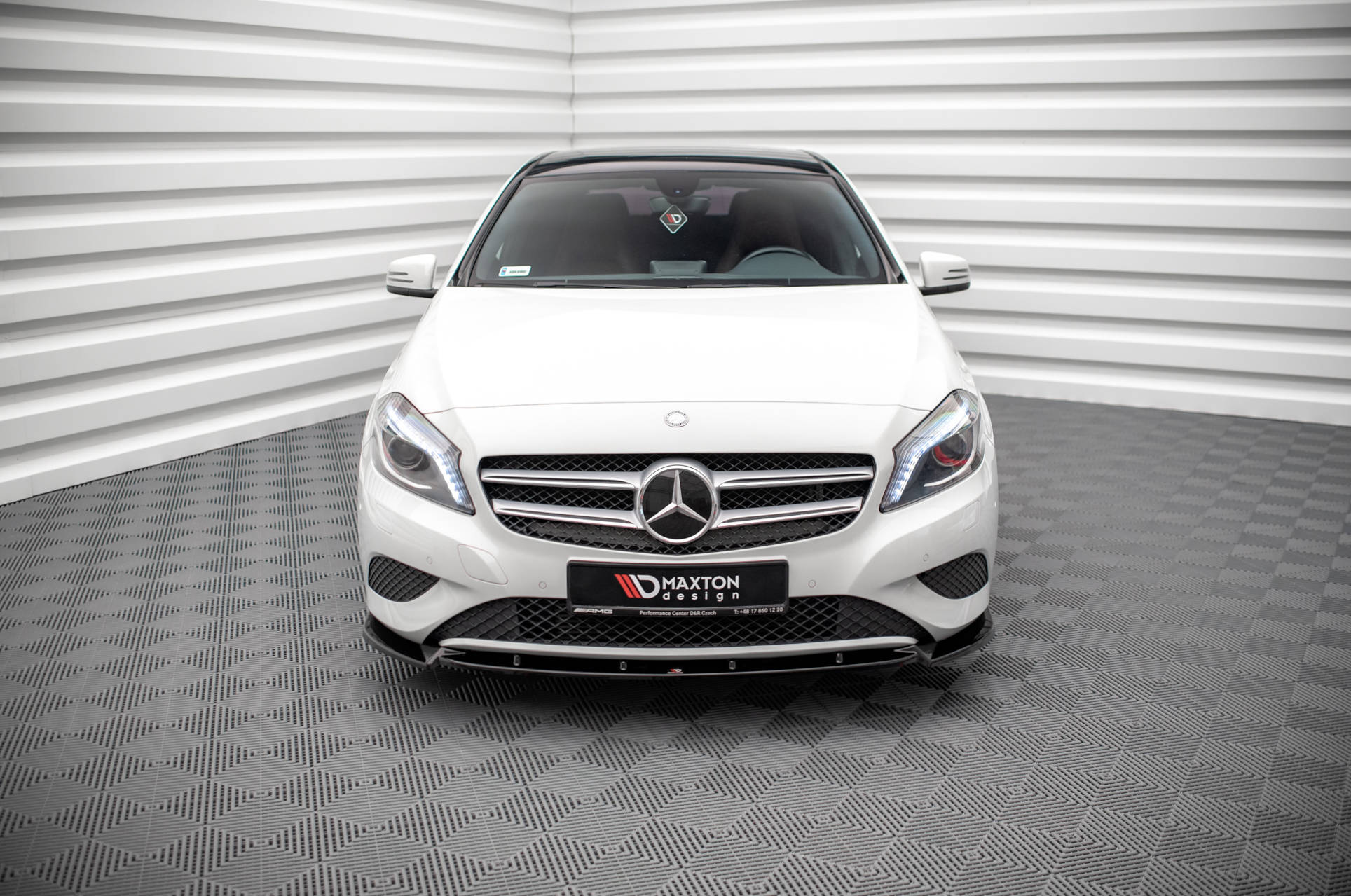 Front Splitter V.1 Mercedes-Benz A W176 - Image 2