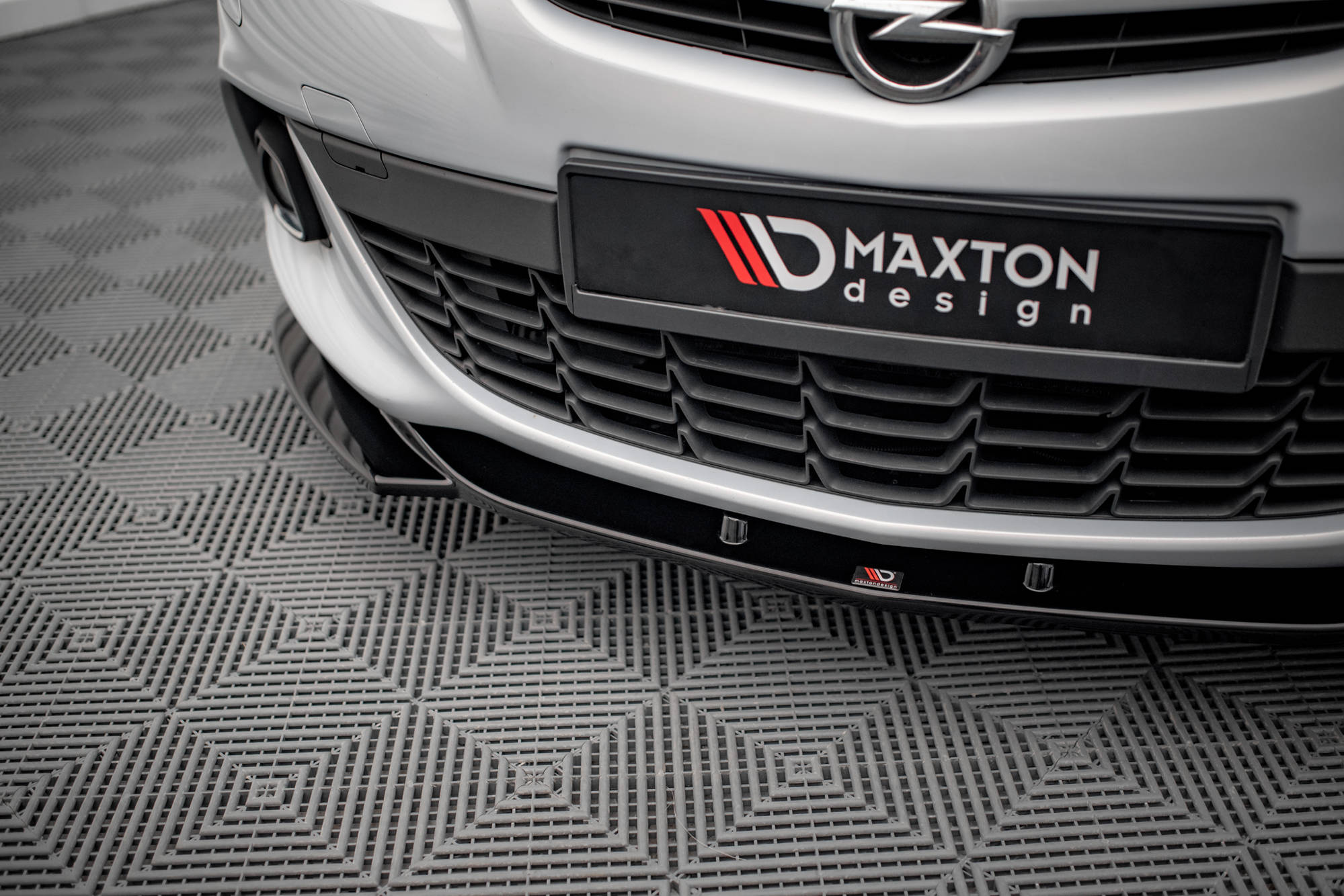 Front Splitter V.1 Opel Astra GTC OPC-Line J - Image 3