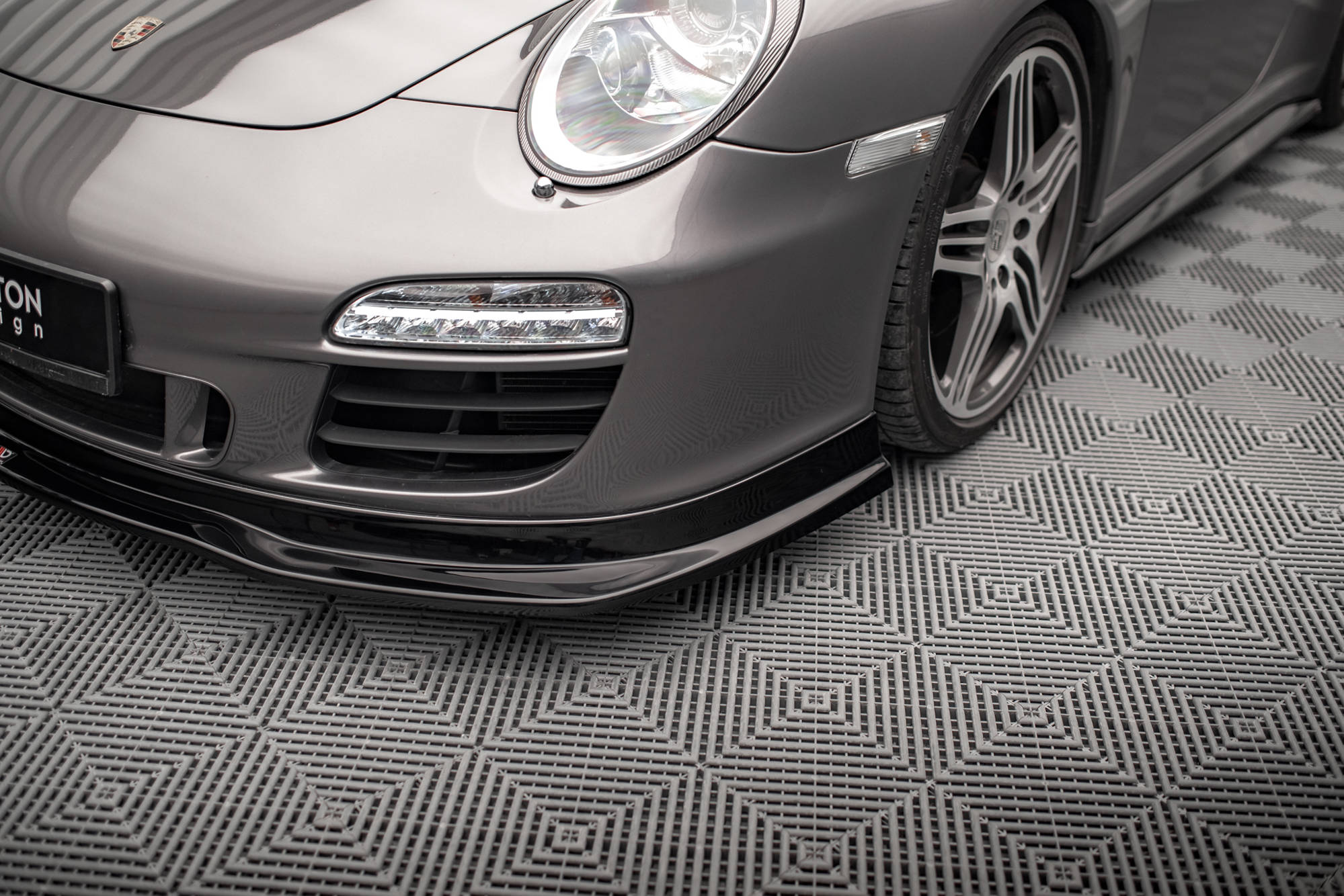 Front Splitter V.1 Porsche 911 Carrera GTS 997 Facelift - Image 4