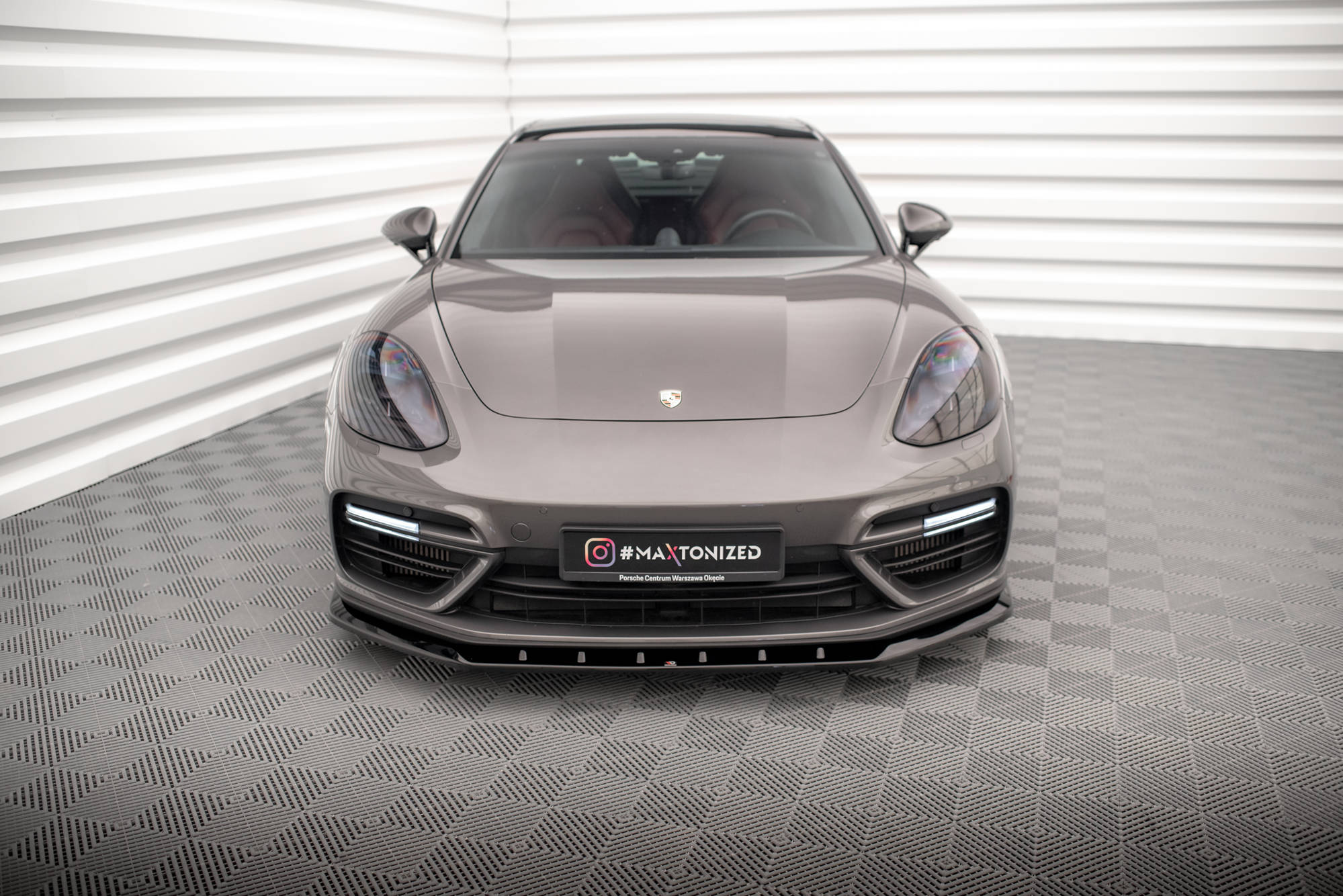 Front Splitter V.1 Porsche Panamera Turbo S E-Hybrid - Image 2