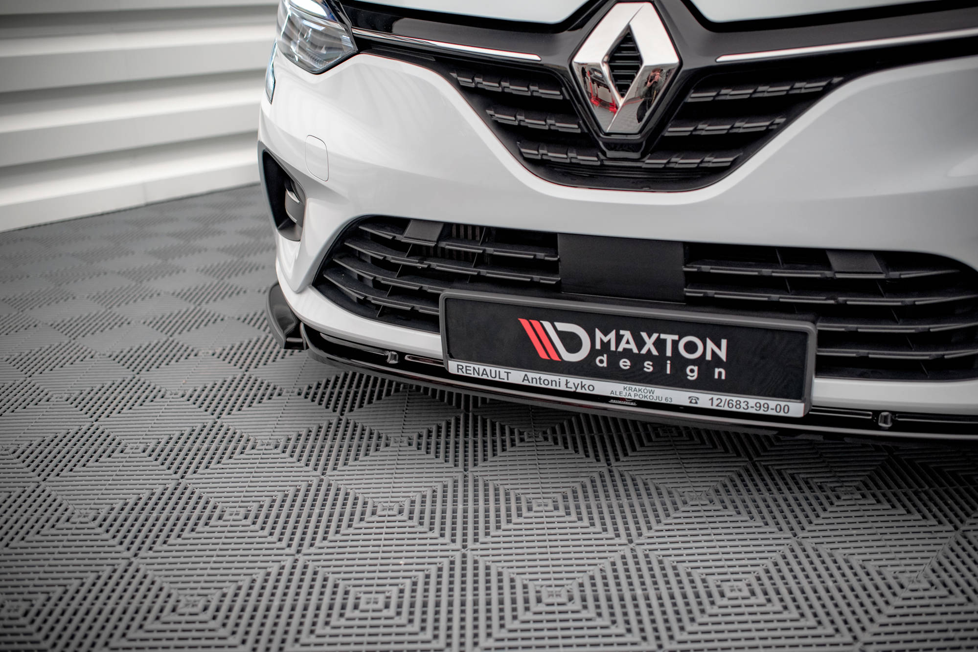 Front Splitter V.1 Renault Clio Mk5 - Image 3