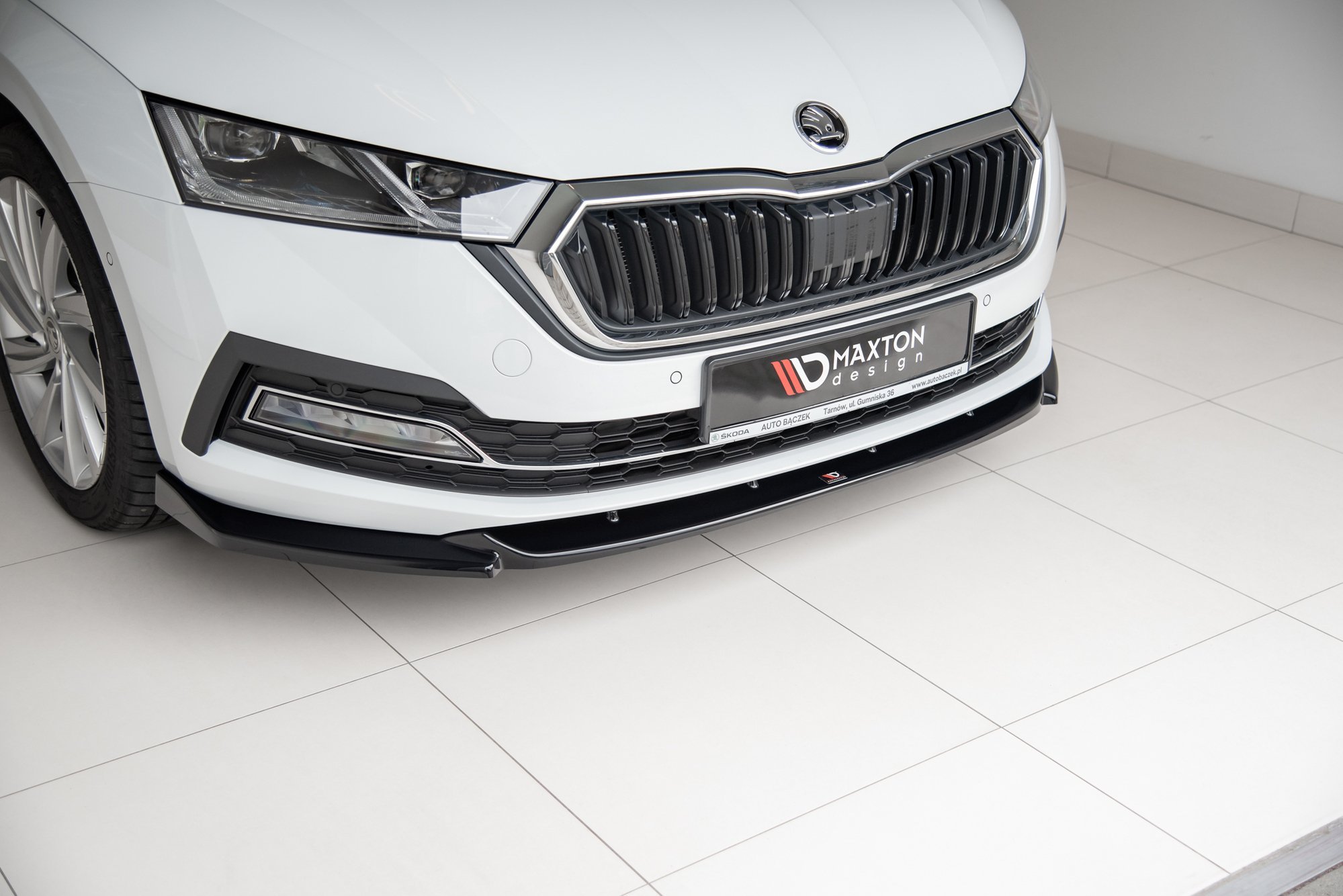Front Splitter V.1 Skoda Octavia Mk4 - Image 3