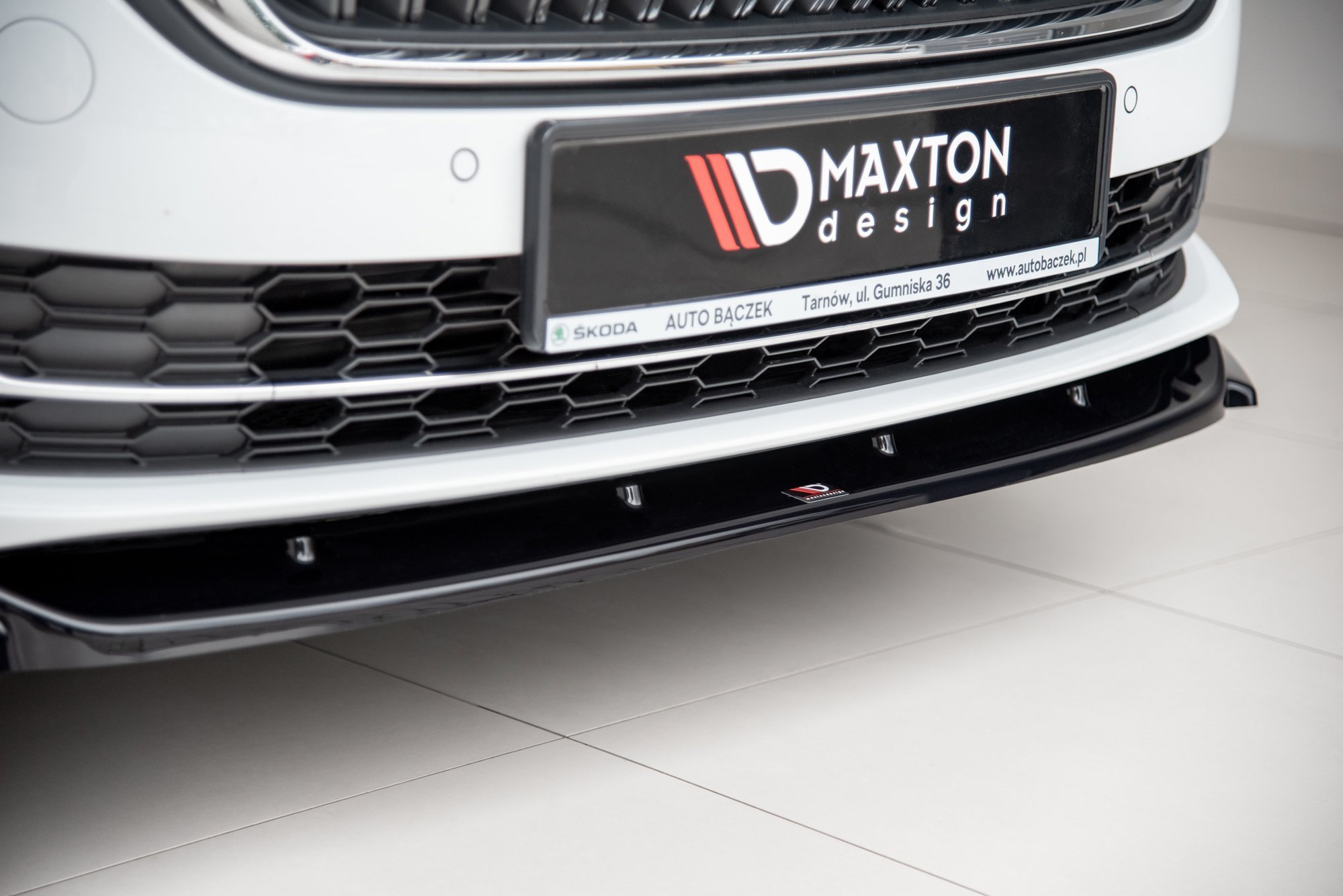 Front Splitter V.1 Skoda Octavia Mk4 - Image 5