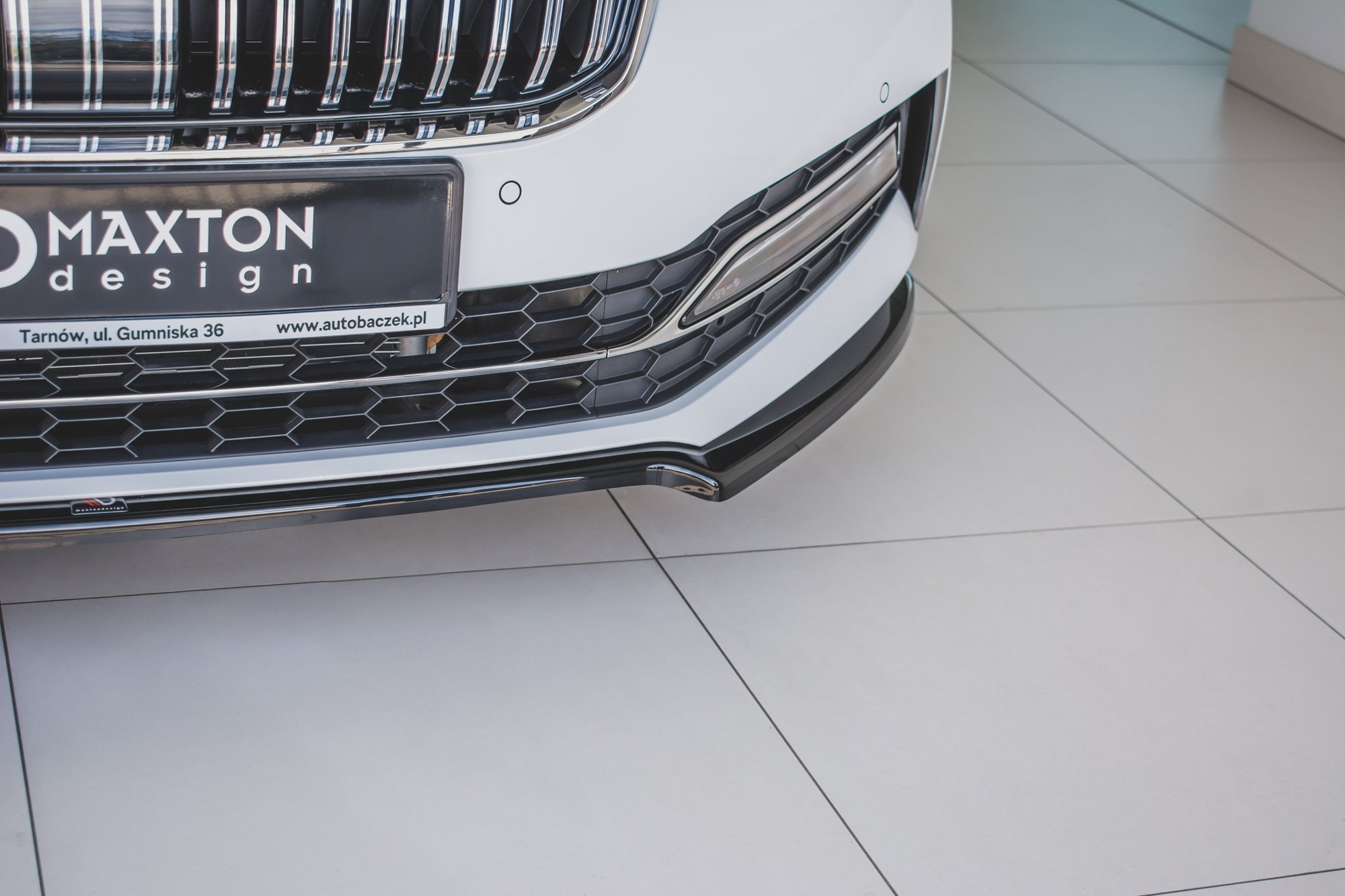 Front Splitter V.1 Skoda Superb Liftback / Combi Mk3 Facelift - Image 3