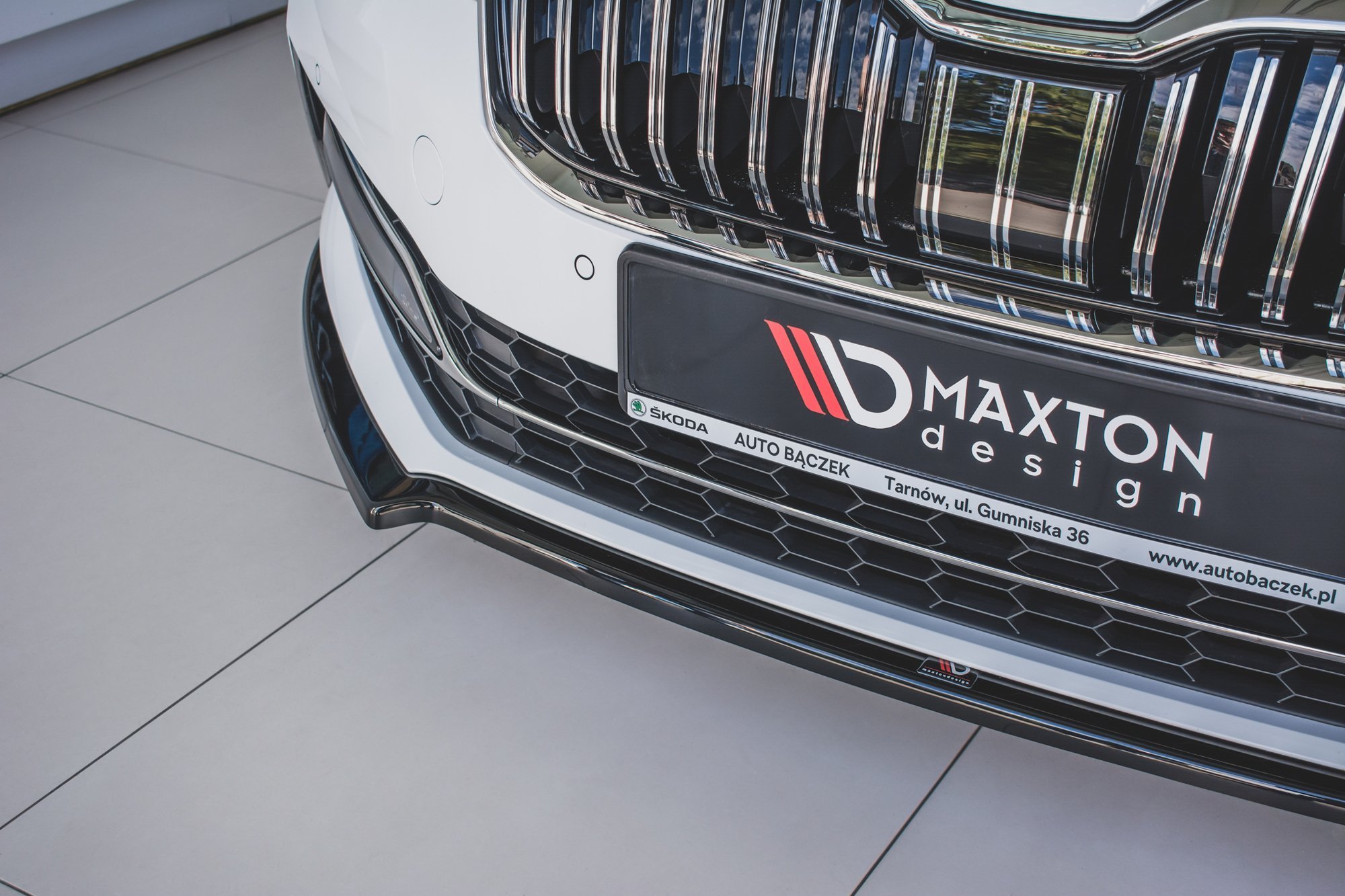 Front Splitter V.1 Skoda Superb Liftback / Combi Mk3 Facelift - Image 4