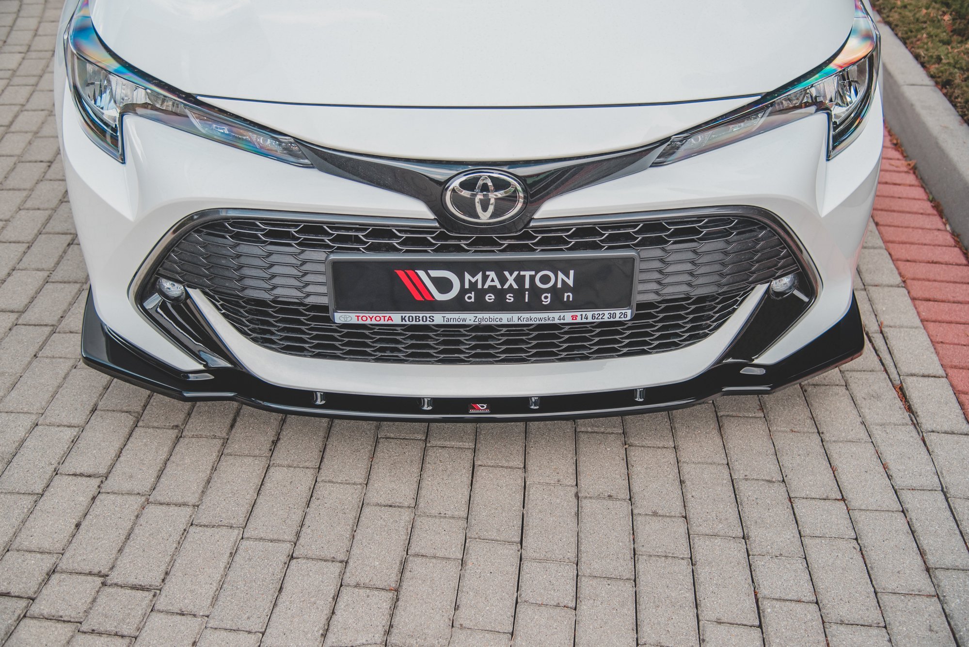 Front Splitter V.1 Toyota Corolla XII Touring Sports/ Hatchback - Image 2