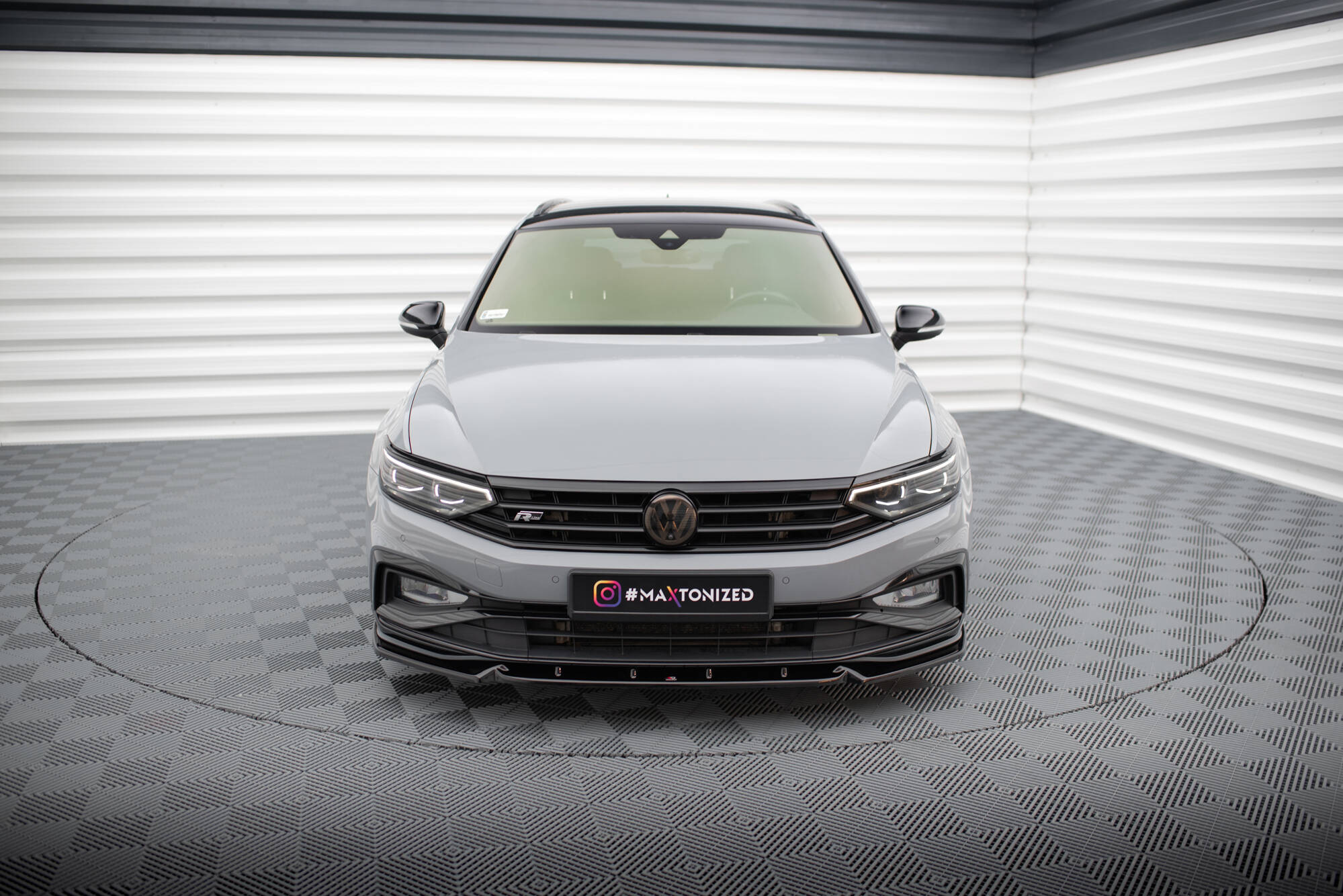 Front Splitter V.1 Volkswagen Passat R-Line B8 Facelift - Image 2