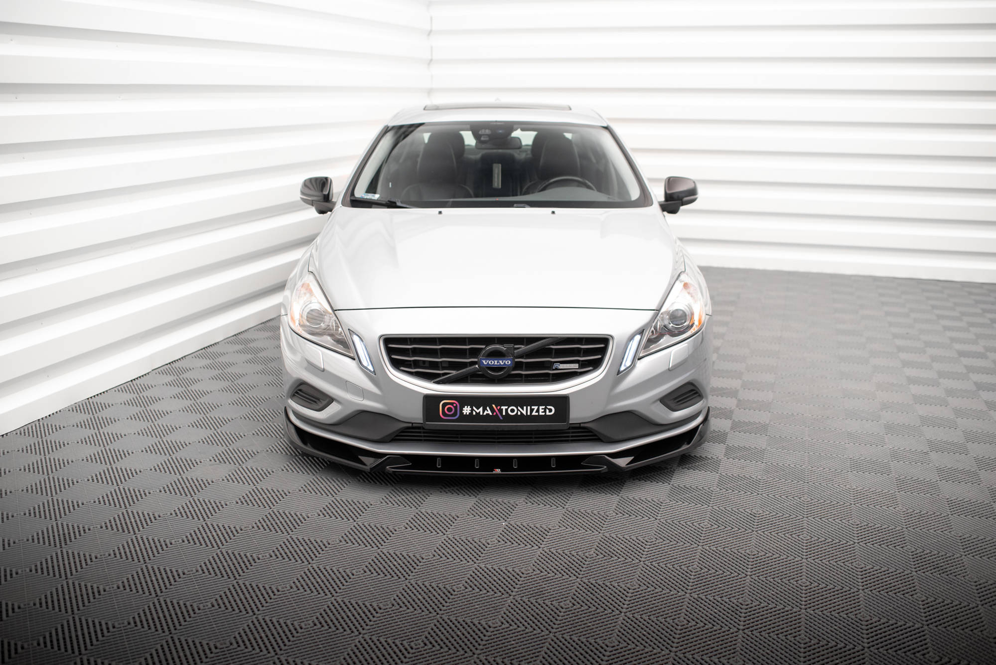 Front Splitter V.1 Volvo S60 R-Design Mk2 - Image 2